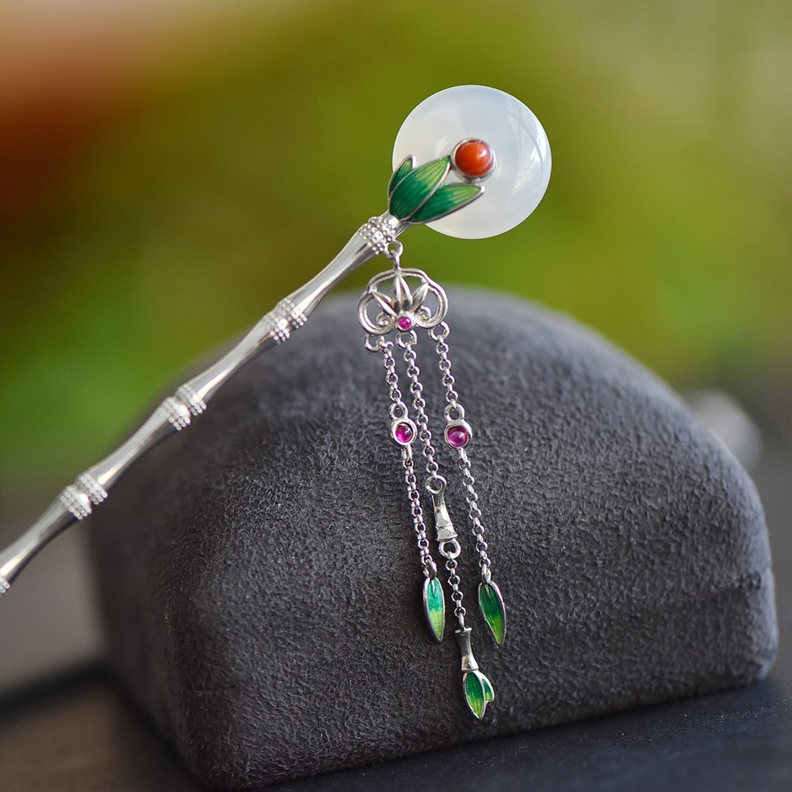 An Exquisite Sterling Silver Inlaid Agate Enamel Hairpin: An Exquisite Sterling Silver Inlaid Agate Enamel Hairpin 纯银镶玛瑙珐琅发簪