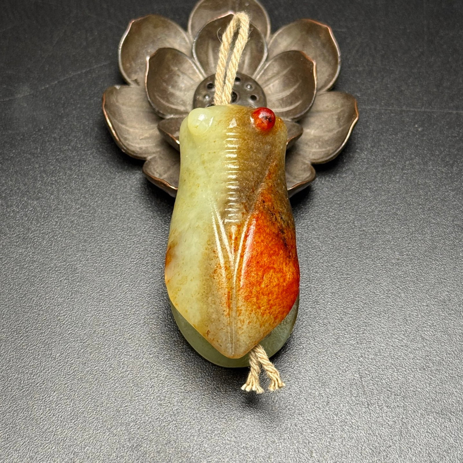 An Exquisite White Jade Cicada Pendant: An Exquisite White Jade Cicada Pendant,Qing Dynasty,China,Size:58mmx29mmx26mm,Weight:62g 白玉蝉挂件,中国清代