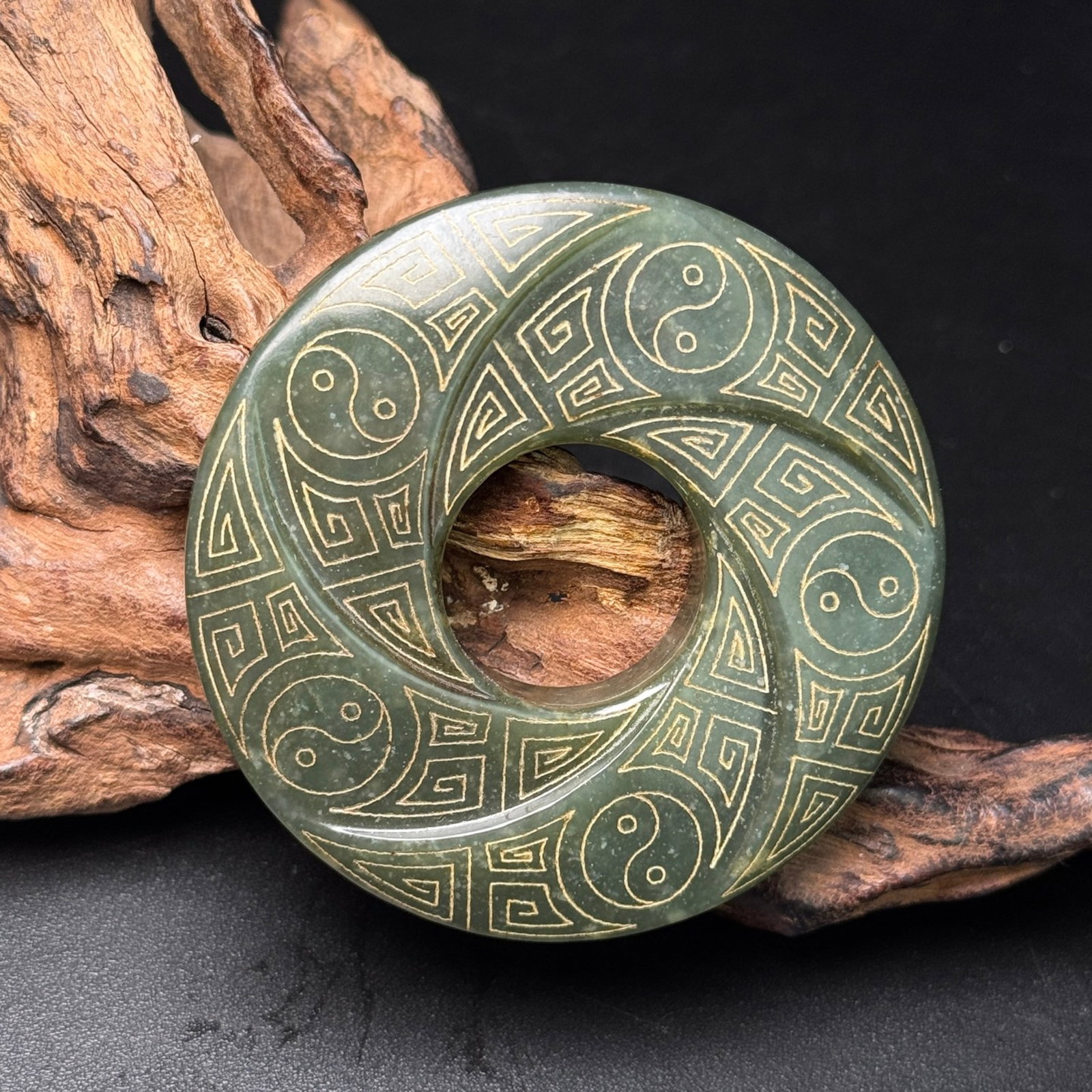 An Exquisite Jasper Trigram Pattern Pendant: An Exquisite Jasper Trigram Pattern Pendant,Qing Dynasty,China,Size:62mmx11mm,Weight:71g 碧玉八卦纹挂件,中国清代