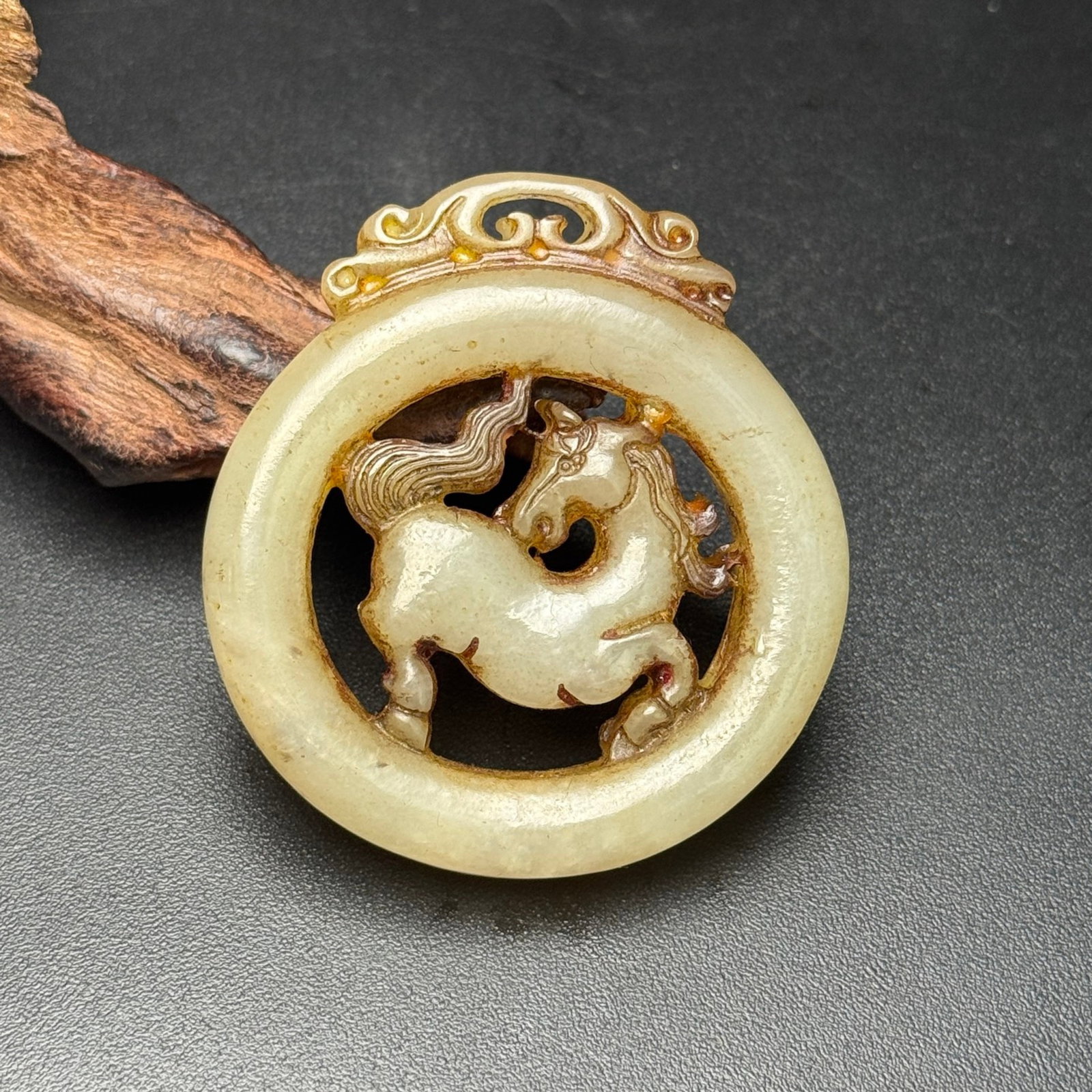 An Exquisite White Jade Hollow Horse Pattern Pendant: An Exquisite White Jade Hollow Horse Pattern Pendant,Qing Dynasty,China,Size:52mmx47mmx10mm,Weight:37g 白玉镂空马纹挂件,中国清代