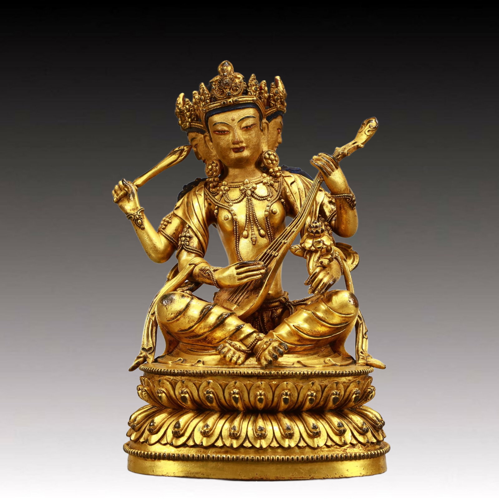 A Solemn Gilt Bronze Statue of Gadgadasvara: A Solemn Gilt Bronze Statue of Gadgadasvara,Ming Dynasty, China,Size:5.3inx4.5inx9.4in,Weight:2450g 铜鎏金妙音观音像,中国明代