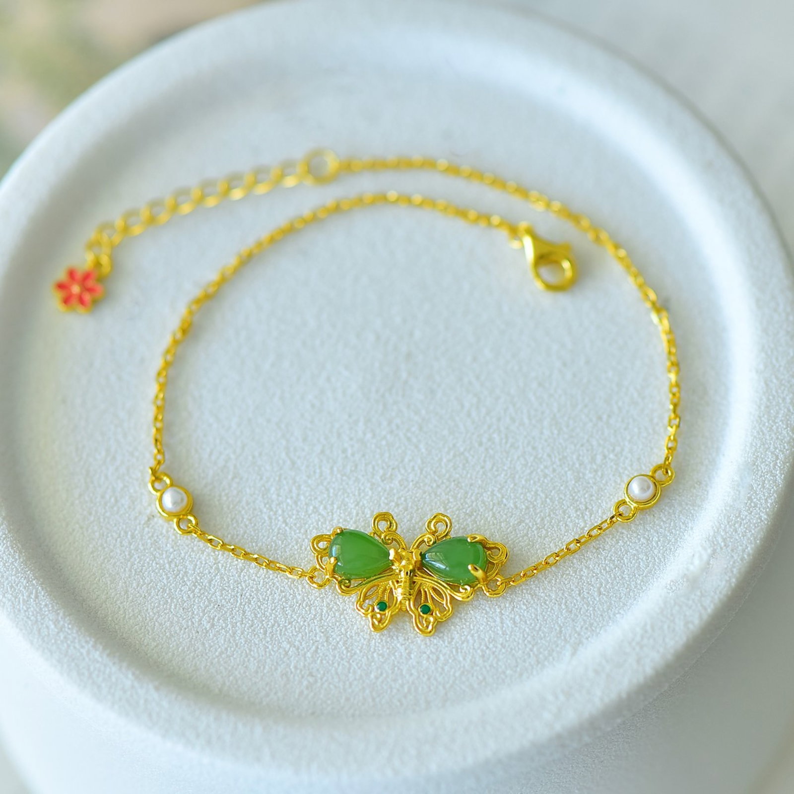 An Exquisite Sterling Silver-Gold Plated Inlaid Jasper Bracelets,Inlaid Pearls: An Exquisite Sterling Silver-Gold Plated Inlaid Jasper Bracelets,Inlaid Pearls,Size:5mmx7mm 纯银镀金镶碧玉手链,嵌珍珠