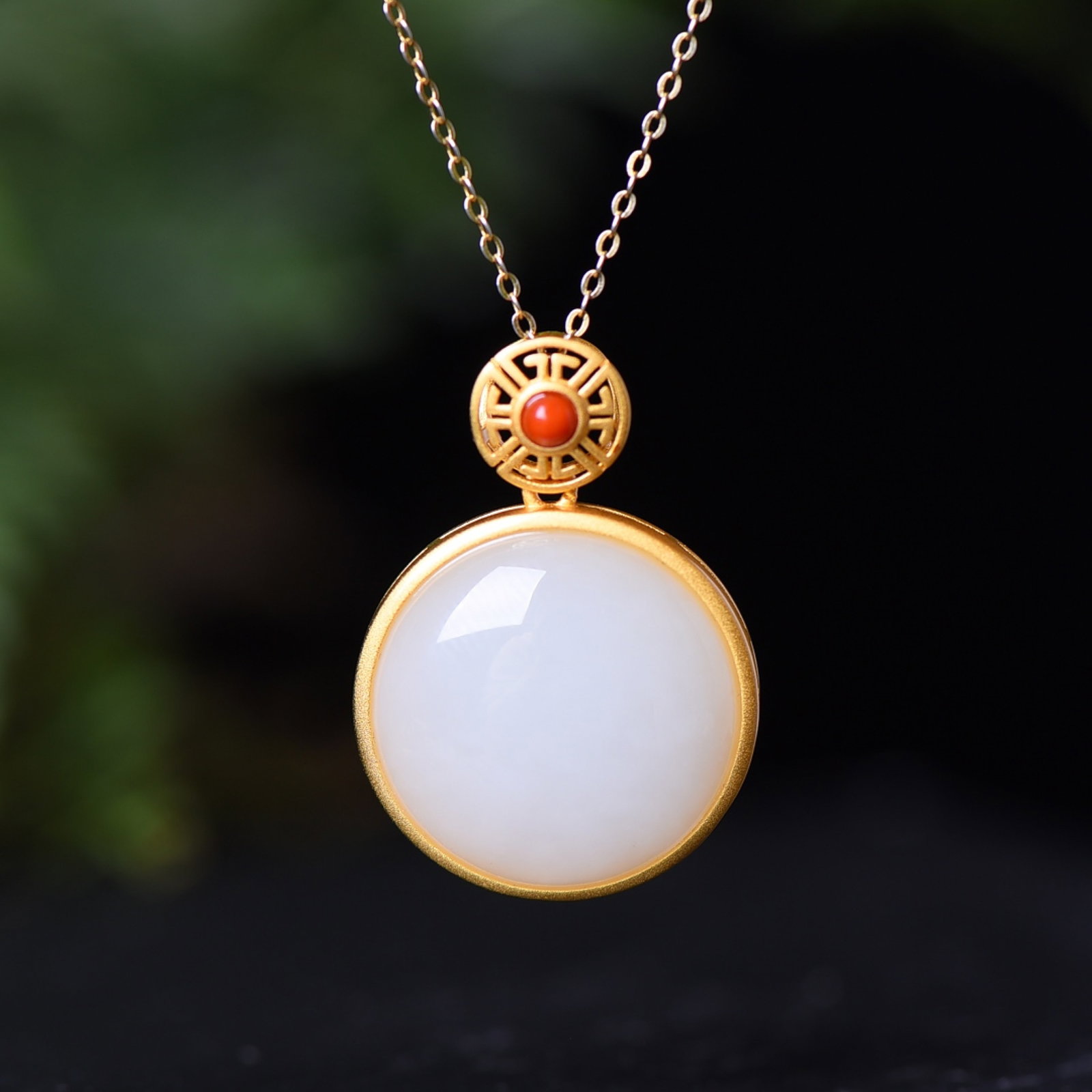 An Exquisite Sterling Silver-Gold Plated Inlaid White Jade Pendant: An Exquisite Sterling Silver-Gold Plated Inlaid White Jade Pendant,Size:20mmx20mm 纯银镀金镶白玉吊坠