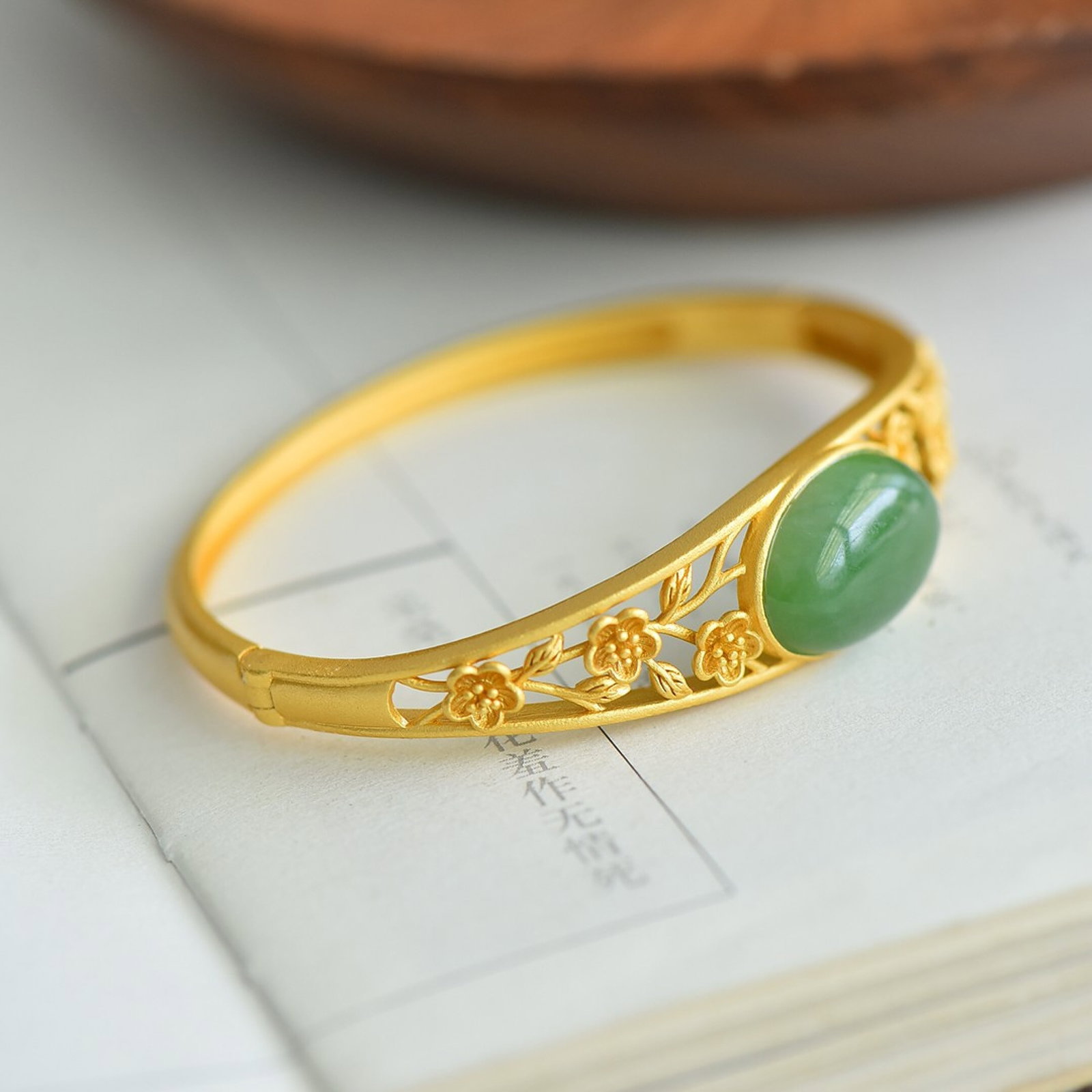 An Exquisite Sterling Silver-Gold Plated Inlaid White Jade Bracelet: An Exquisite Sterling Silver-Gold Plated Inlaid White Jade Bracelet,Size:13mmx18mm 纯银镀金镶白玉手镯