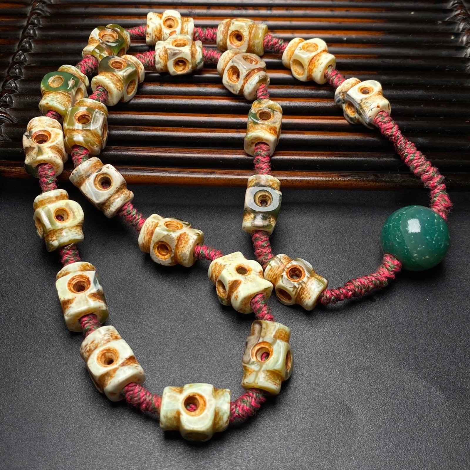 An Exquisite Agate Necklace: An Exquisite Agate Necklace,Size:17mmx11mm 玛瑙项链