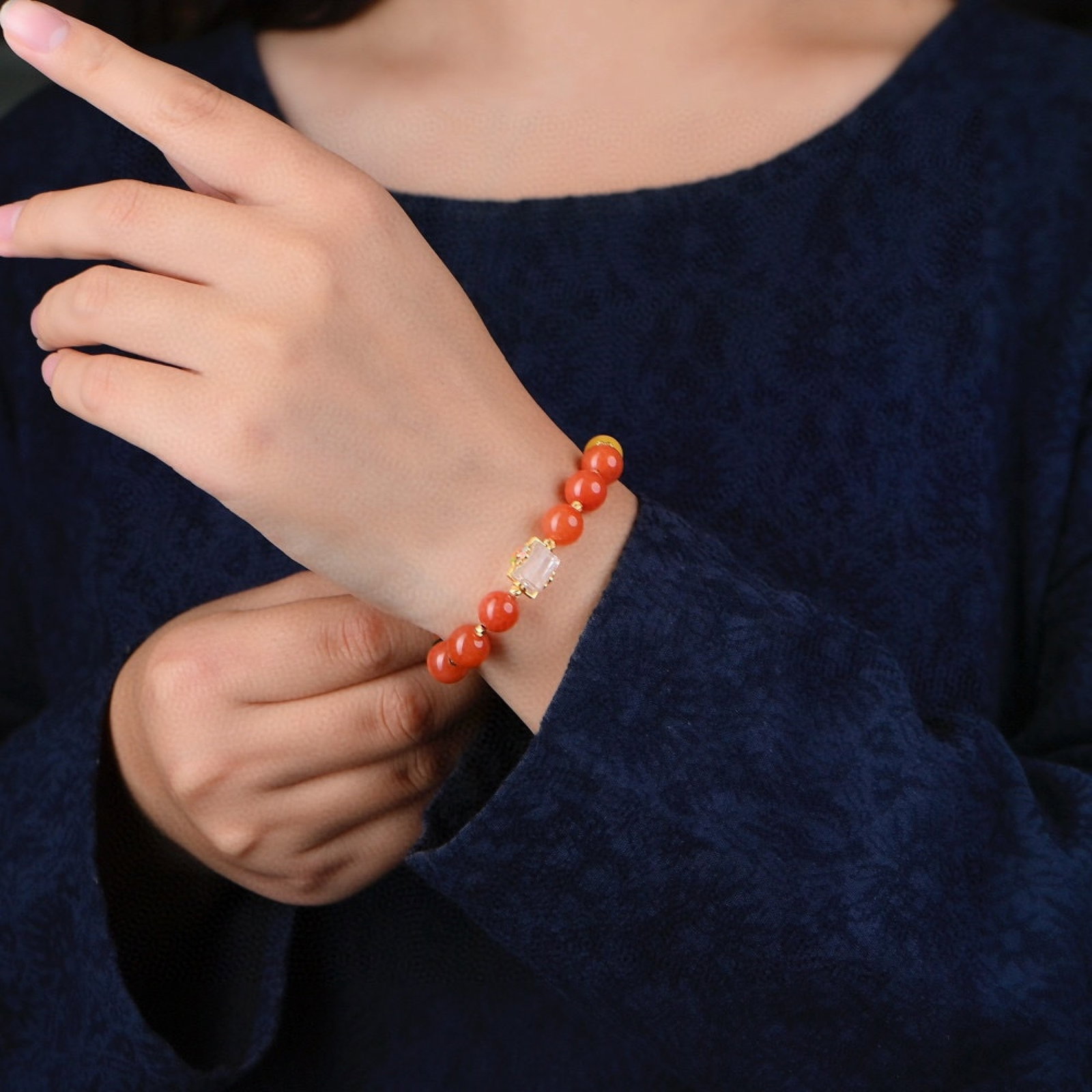 An Exquisite Agate Bracelets - 7