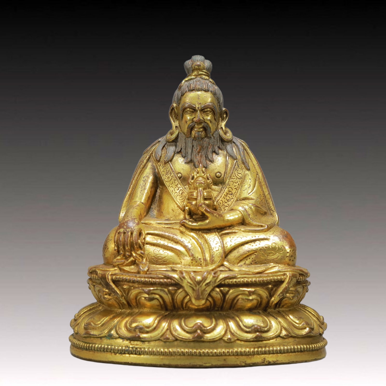 A Solemn Gilt Bronze Statue of Guru: A Solemn Gilt Bronze Statue of Guru,Qing Dynasty, China,Size:5.1inx3.7inx5.9in,Weight:1300g 铜鎏金上师像,中国清代