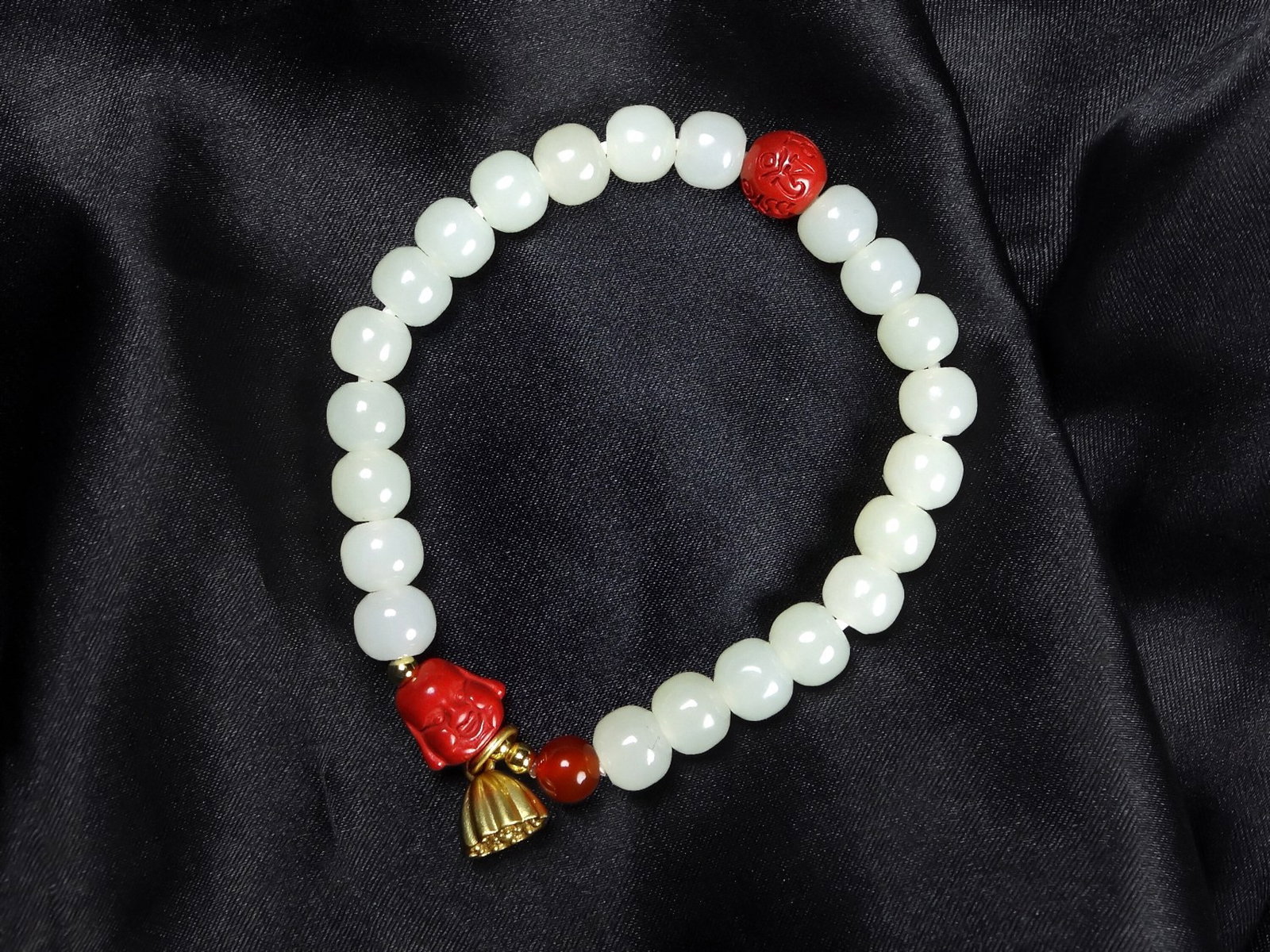 An Exquisite White Jade Bracelets (1 of 4)
