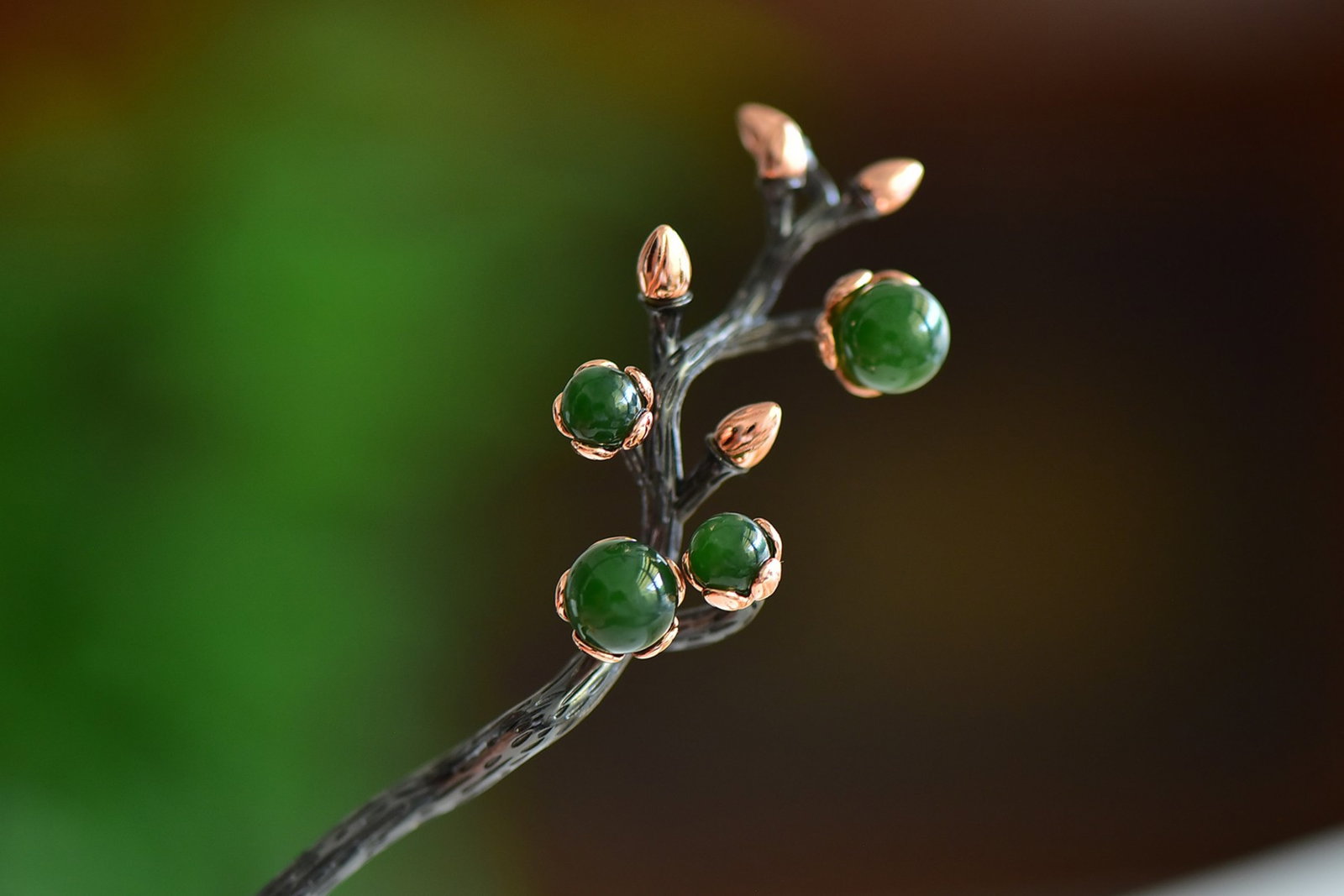 An Exquisite Sterling Silver-Gold Plated Inlaid Jasper Hairpin: An Exquisite Sterling Silver-Gold Plated Inlaid Jasper Hairpin,Size:8mmx8mm 纯银镀金镶碧玉发簪