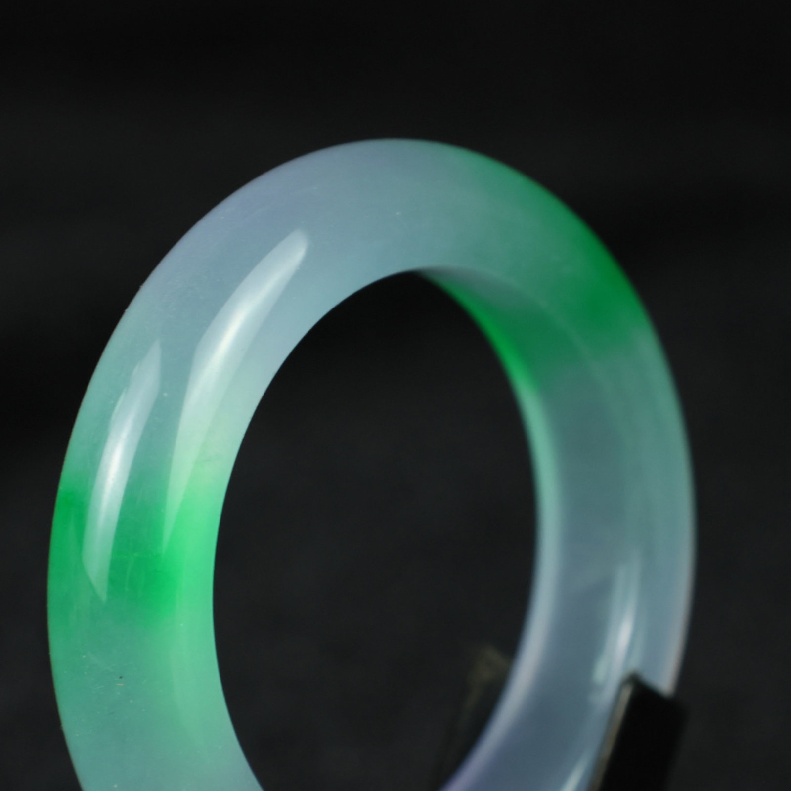 An Exquisite Jadeite Bracelets - 3