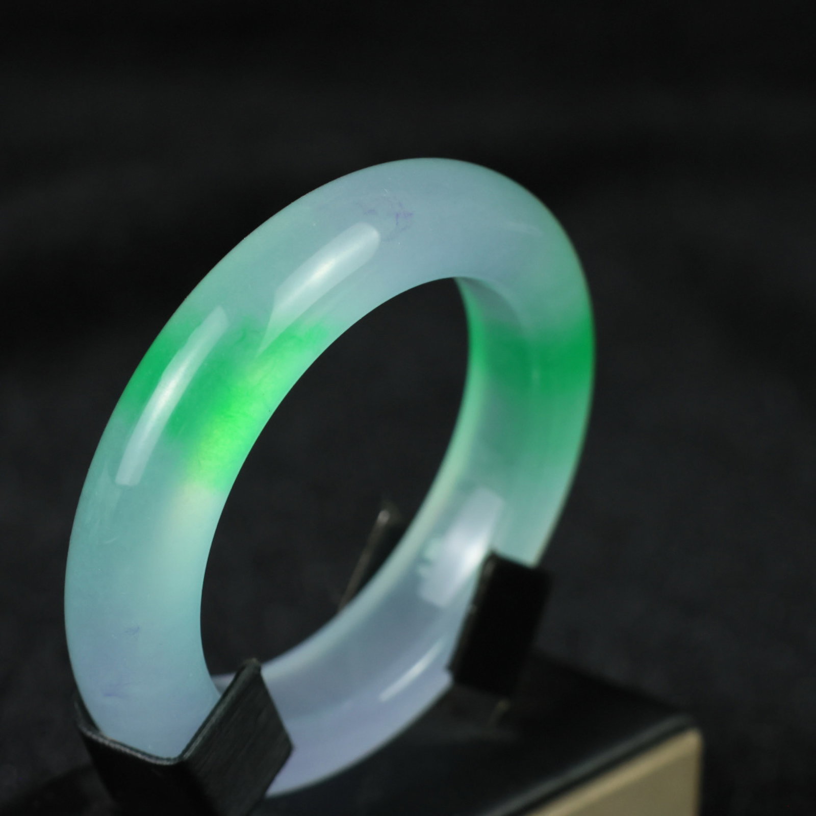 An Exquisite Jadeite Bracelets - 5