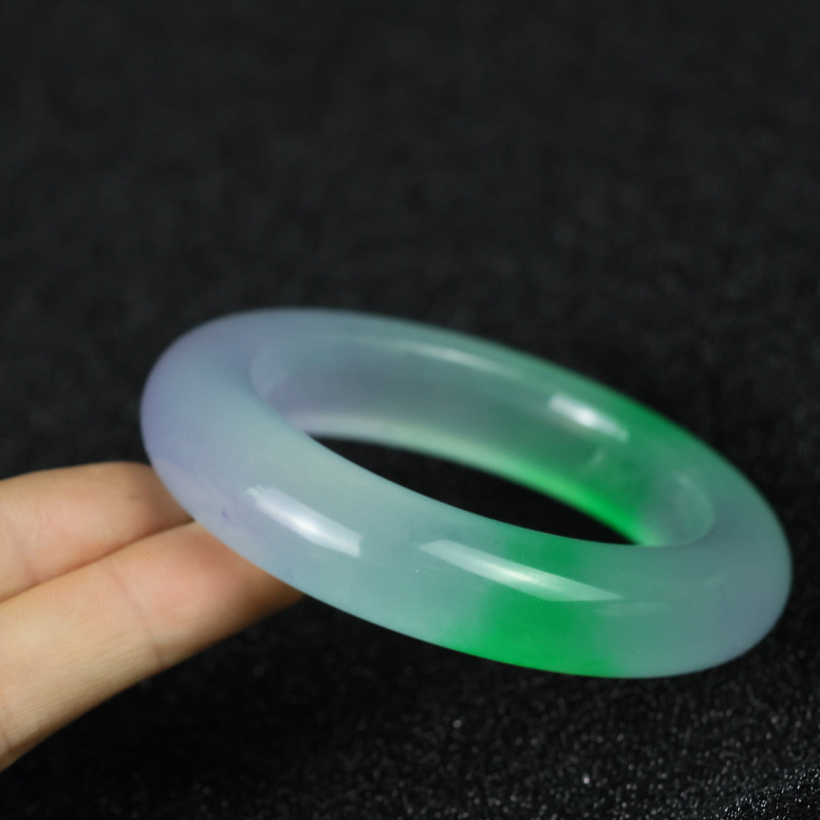 An Exquisite Jadeite Bracelets - 8