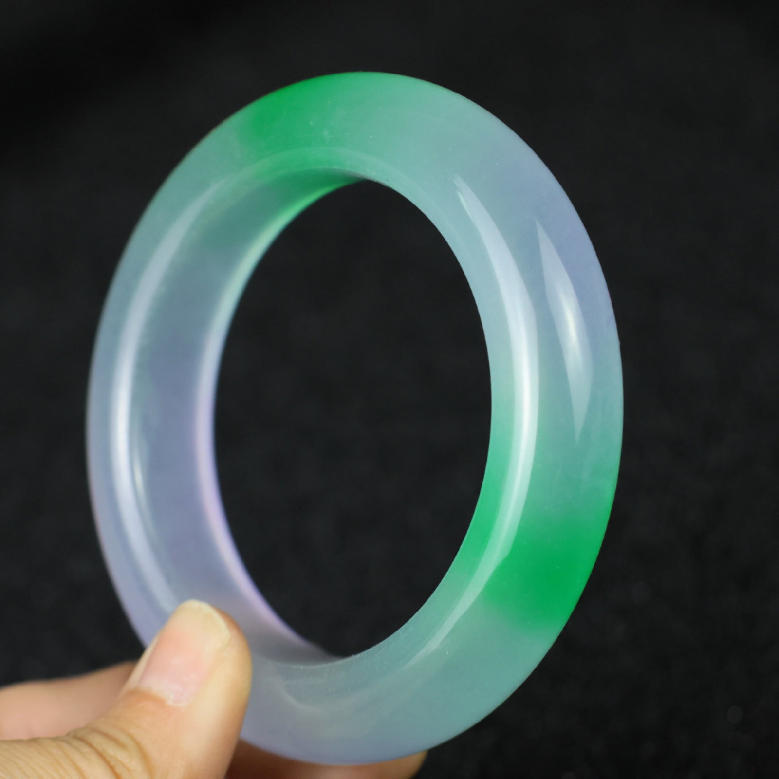 An Exquisite Jadeite Bracelets - 9