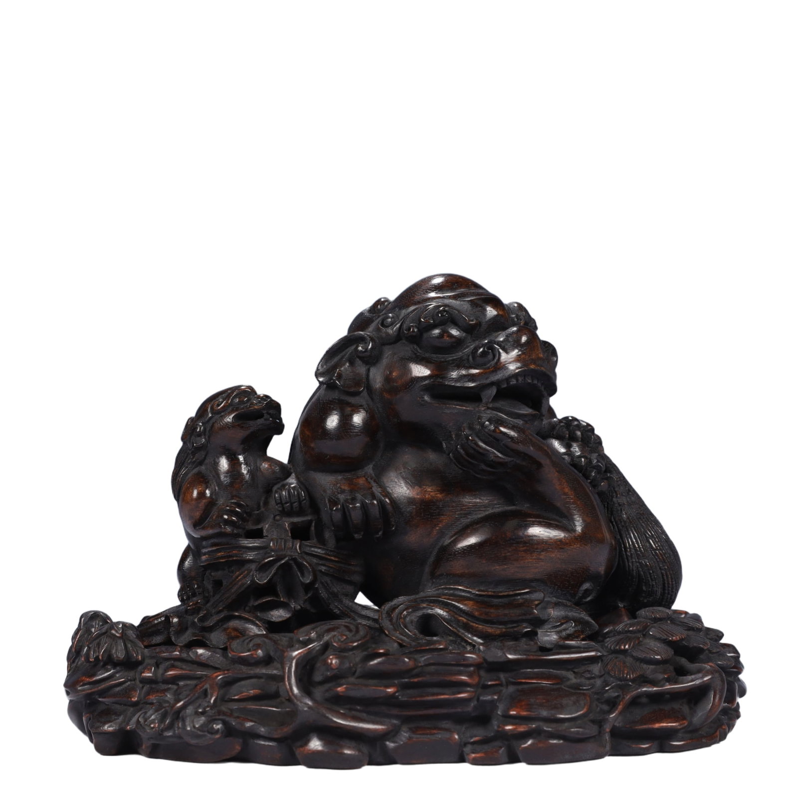 An Exquisite Redwood Lion Ornament,With Base: An Exquisite Redwood Lion Ornament,With Base,Qing Dynasty, China,Size:7.9inx4.7inx5.5in,Weight:600g 沉香木狮子摆件,带底座,中国&#