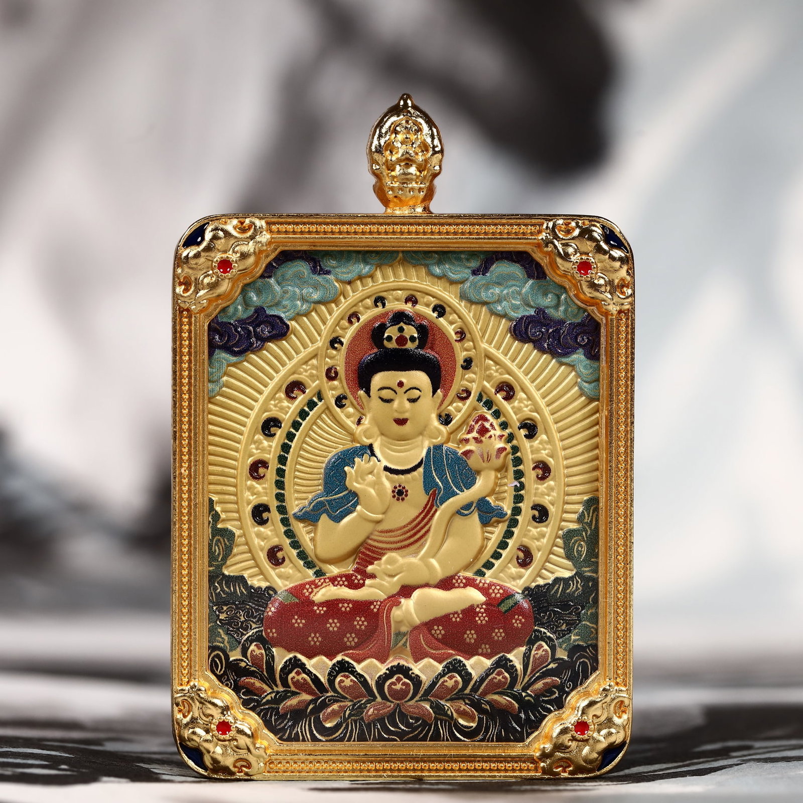An Exquisite Painted Color Statue of Avalokitesvara Tangka: An Exquisite Painted Color Statue of Avalokitesvara Tangka,Size:2inx2.8in ????????