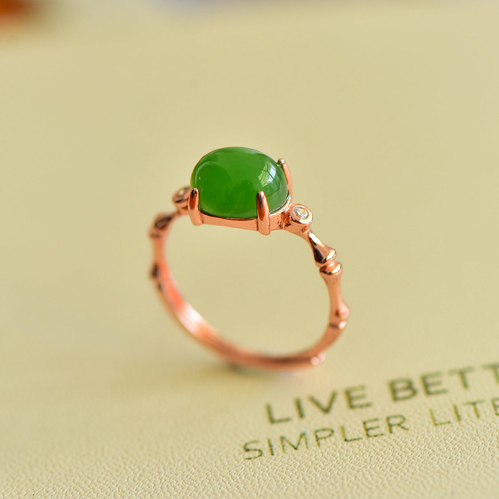 An Exquisite Sterling Silver-Gold Plated Inlaid Jasper Ring: An Exquisite Sterling Silver-Gold Plated Inlaid Jasper Ring,Size:7mmx9mm 纯银镀金镶碧玉戒指