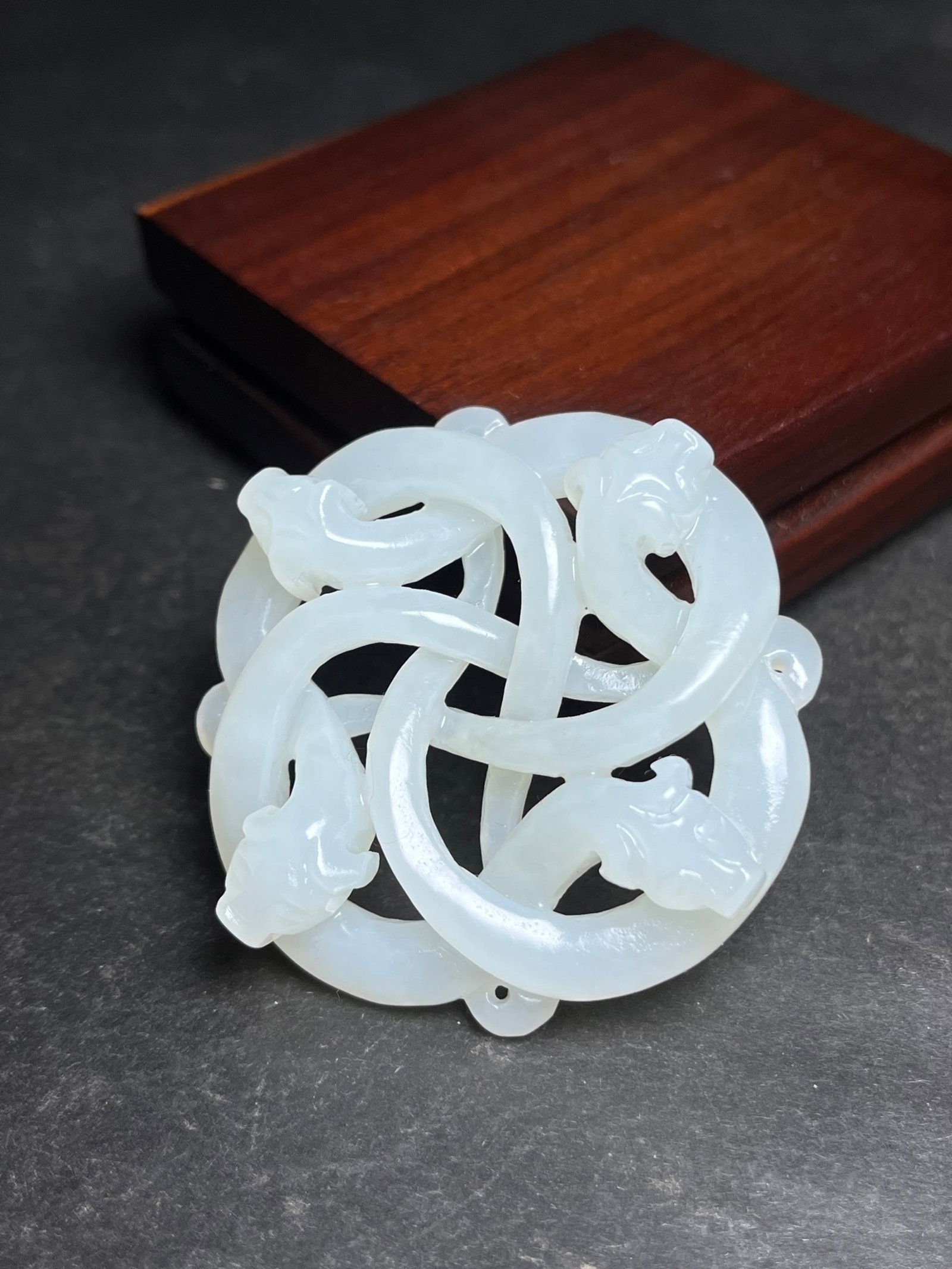 An Exquisite White Jade Dragon Pattern Pendant: An Exquisite White Jade Dragon Pattern Pendant,Qing Dynasty,China,Size:54mmx12mmx54mm,Weight:34g 白玉龙纹挂件,中国清代