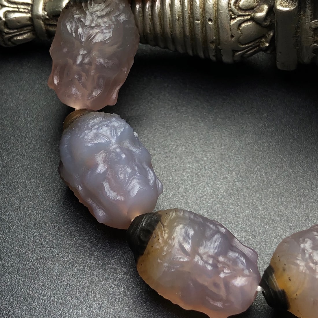 An Exquisite Agate Bracelets - 8