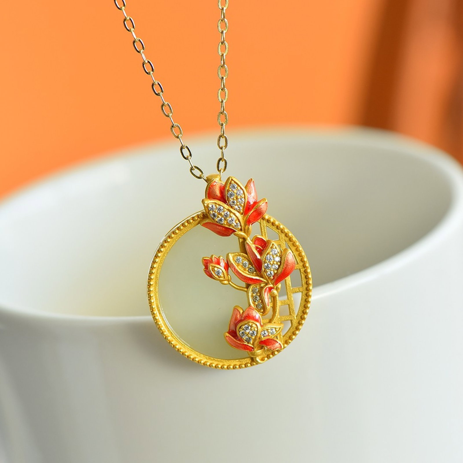 An Exquisite Sterling Silver-Gold Plated Inlaid White Jade Enamel Pendant,Inlaid Gems: An Exquisite Sterling Silver-Gold Plated Inlaid White Jade Enamel Pendant,Inlaid Gems,Size:14mmx22mm