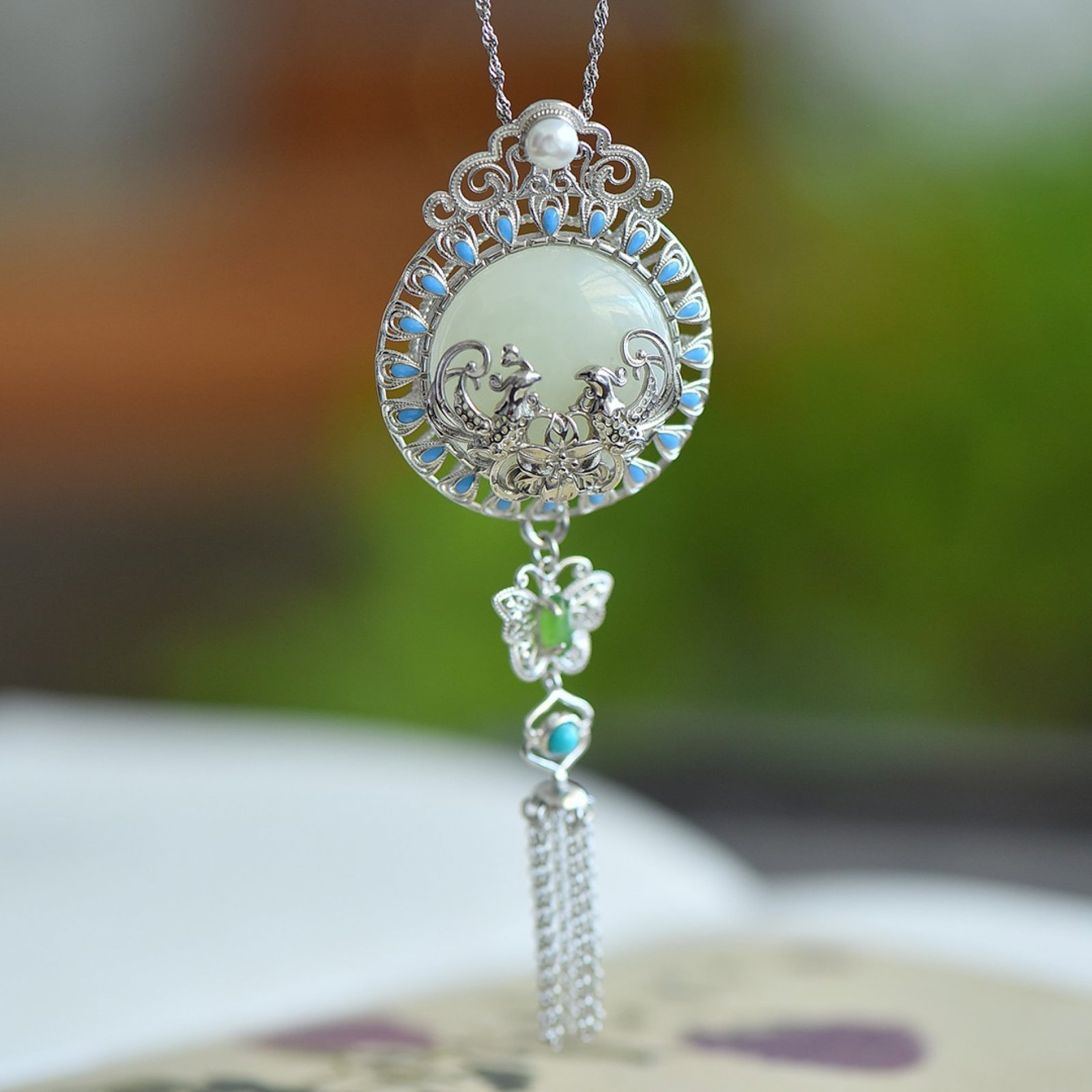 An Exquisite Sterling Silver Inlaid White Jade Pendant,Inlaid Turquoise: An Exquisite Sterling Silver Inlaid White Jade Pendant,Inlaid Turquoise,Size:22mmx22mm 纯银镶白玉吊坠，嵌绿松石