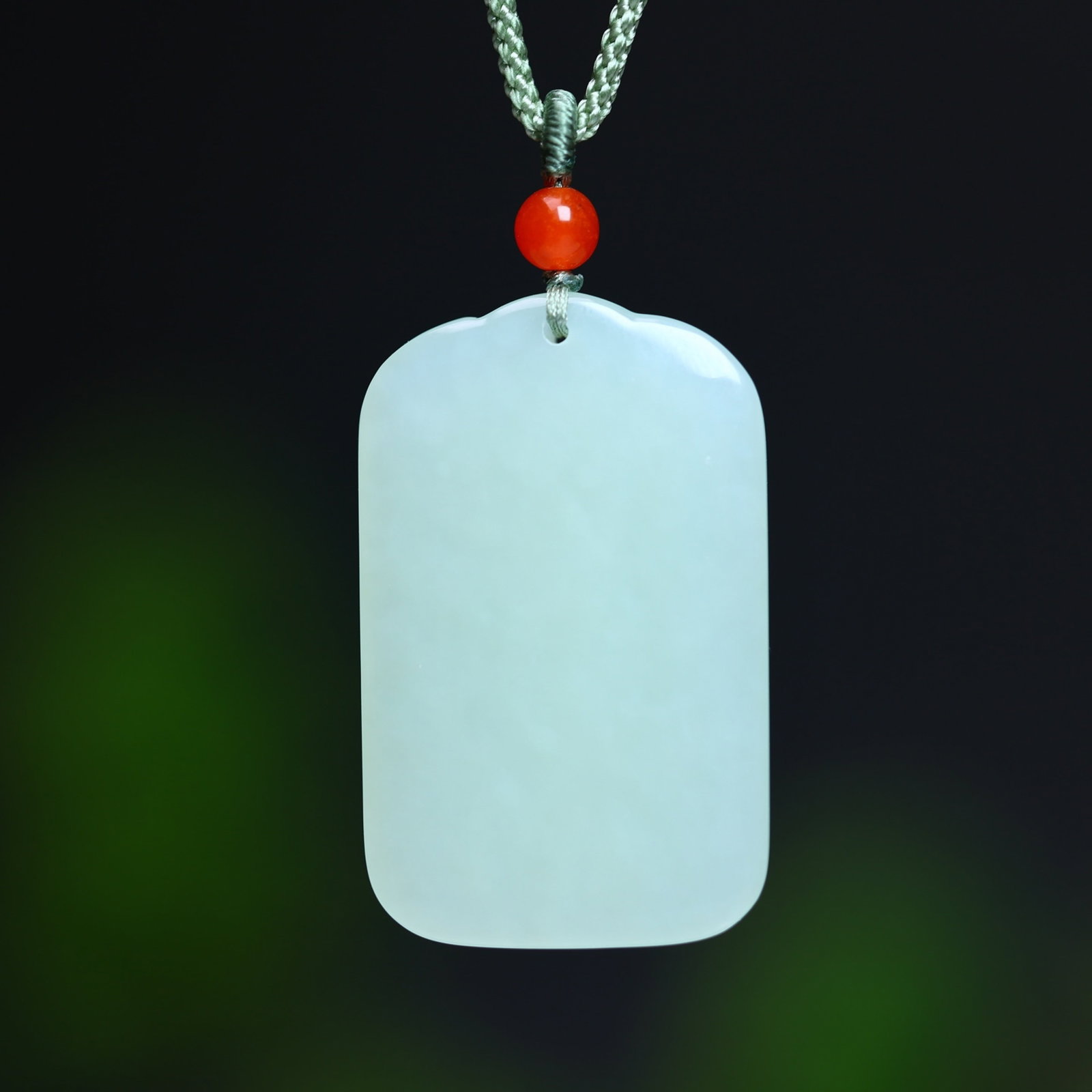 An Exquisite White Jade Pendant: An Exquisite White Jade Pendant,Size:25mmx40mm (寓意)保佑平安吉祥 事事顺利 白玉吊坠