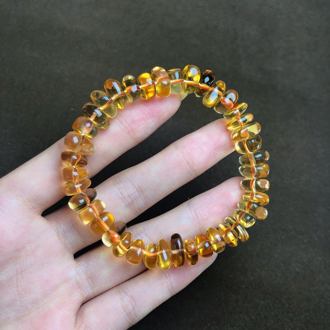 An Exquisite Crystal Bracelets: An Exquisite Crystal Bracelets,Size:5mmx10mm, Weight:30.4g 水晶手串