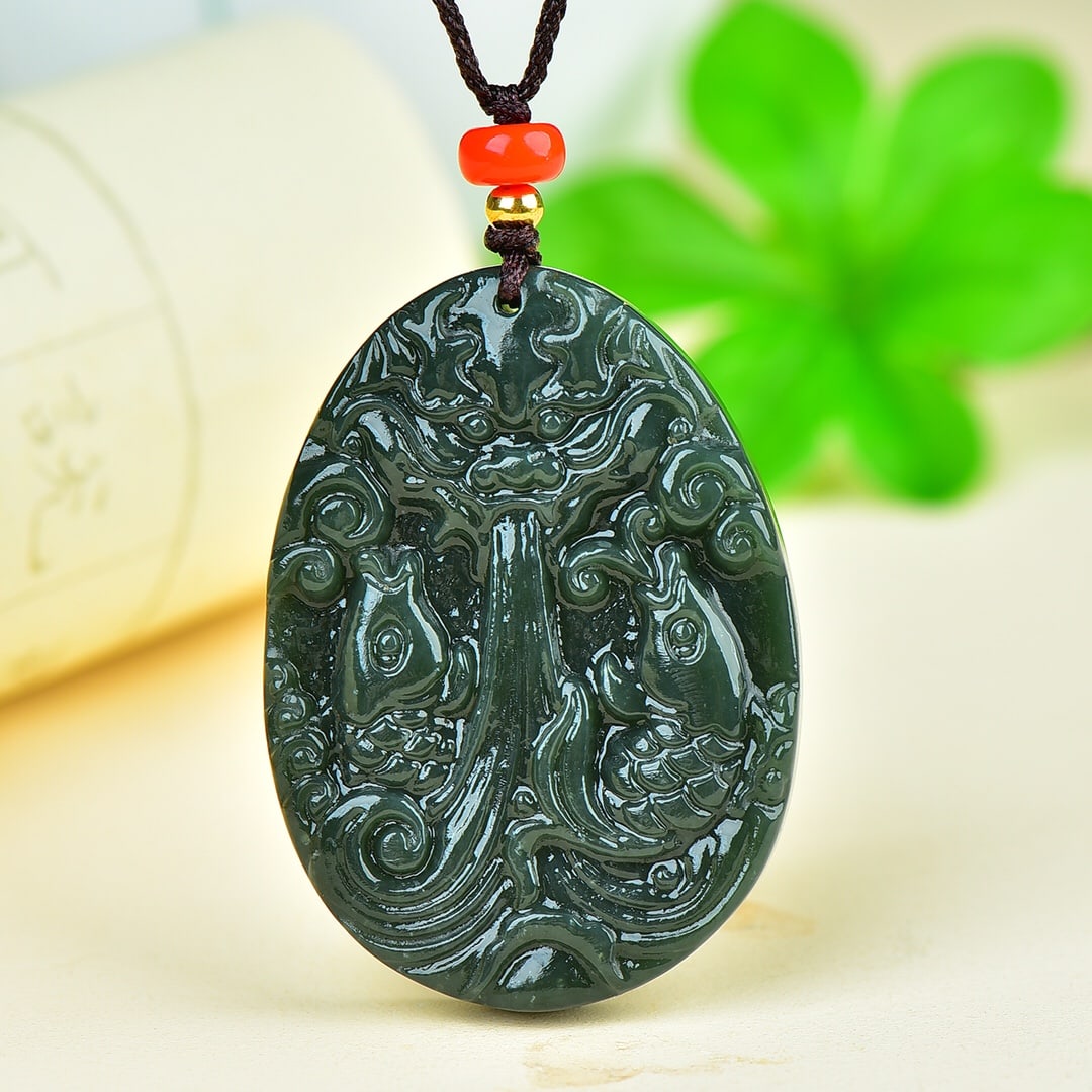 An Exquisite Sapphire Fish and Dragon Pattern Pendant: An Exquisite Sapphire Fish and Dragon Pattern Pendant,Size:35mmx50mm 寓意:招财进宝 寓意吉祥 招财 辟邪 青஍