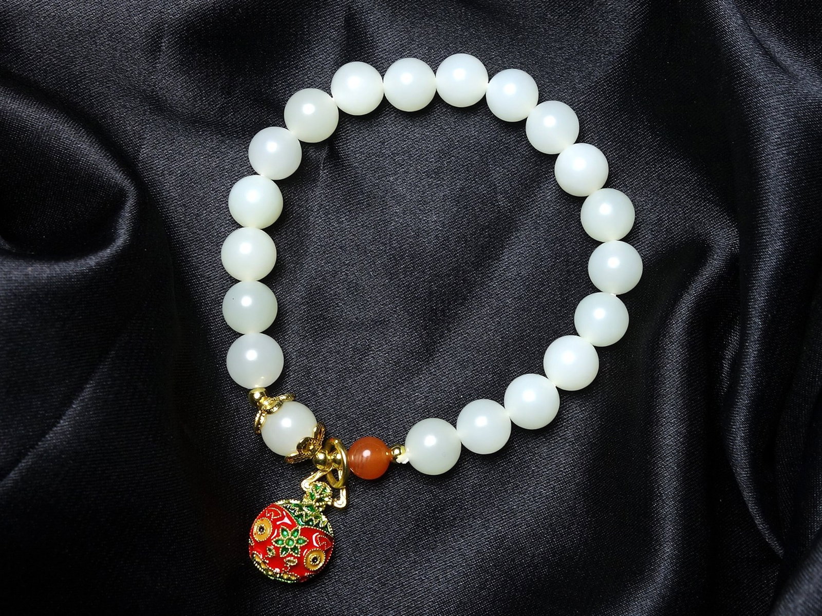 An Exquisite White Jade Bracelets (1 of 4)