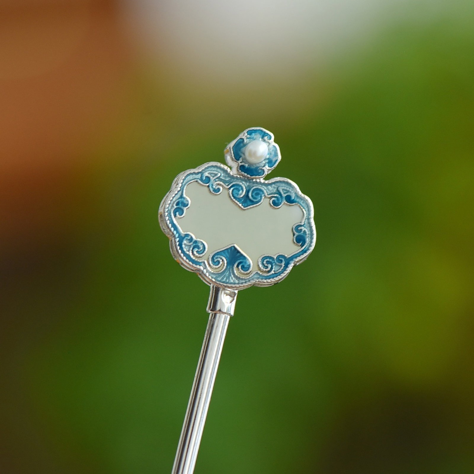 An Exquisite Sterling Silver Inlaid White Jade Enamel Hairpin: An Exquisite Sterling Silver Inlaid White Jade Enamel Hairpin, 纯银镶白玉珐琅发簪