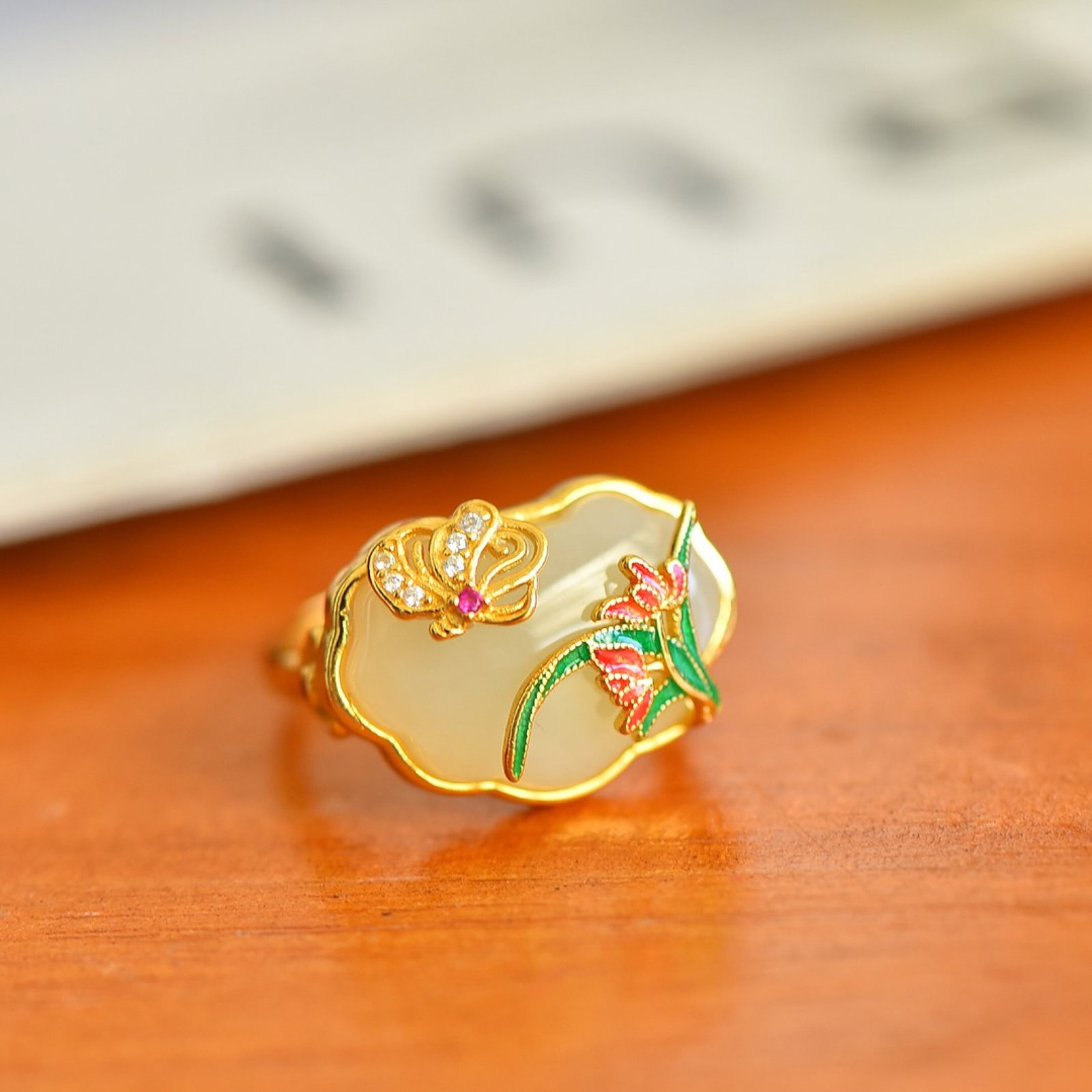 An Exquisite Sterling Silver-Gold Plated Inlaid White Jade Ring: An Exquisite Sterling Silver-Gold Plated Inlaid White Jade Ring,Size:13mmx18mm 纯银镀金镶白玉戒指