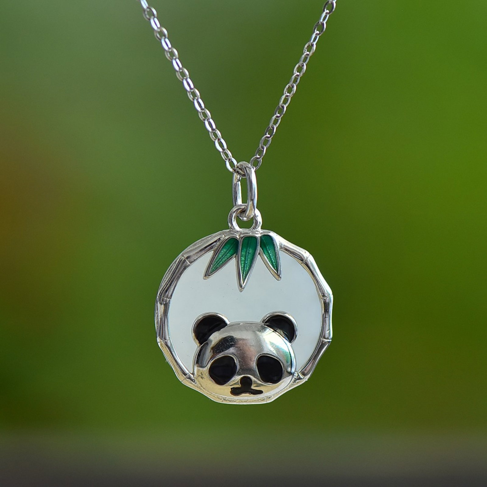 An Exquisite Sterling Silver Inlaid White Jade Pendant: An Exquisite Sterling Silver Inlaid White Jade Pendant,Size:16mmx16mm 纯银镶白玉吊坠
