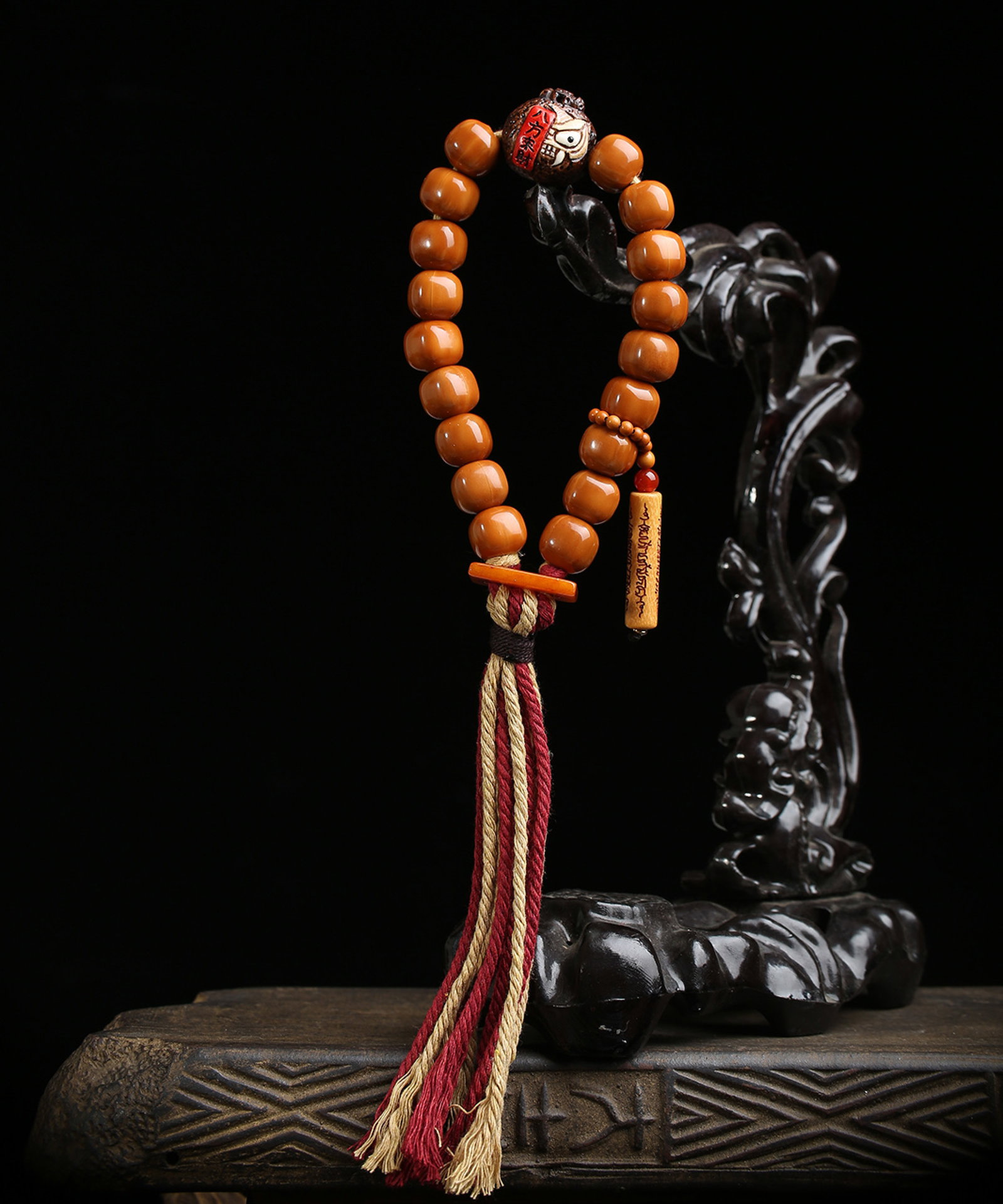 An Exquisite Walnut Bracelets - 4