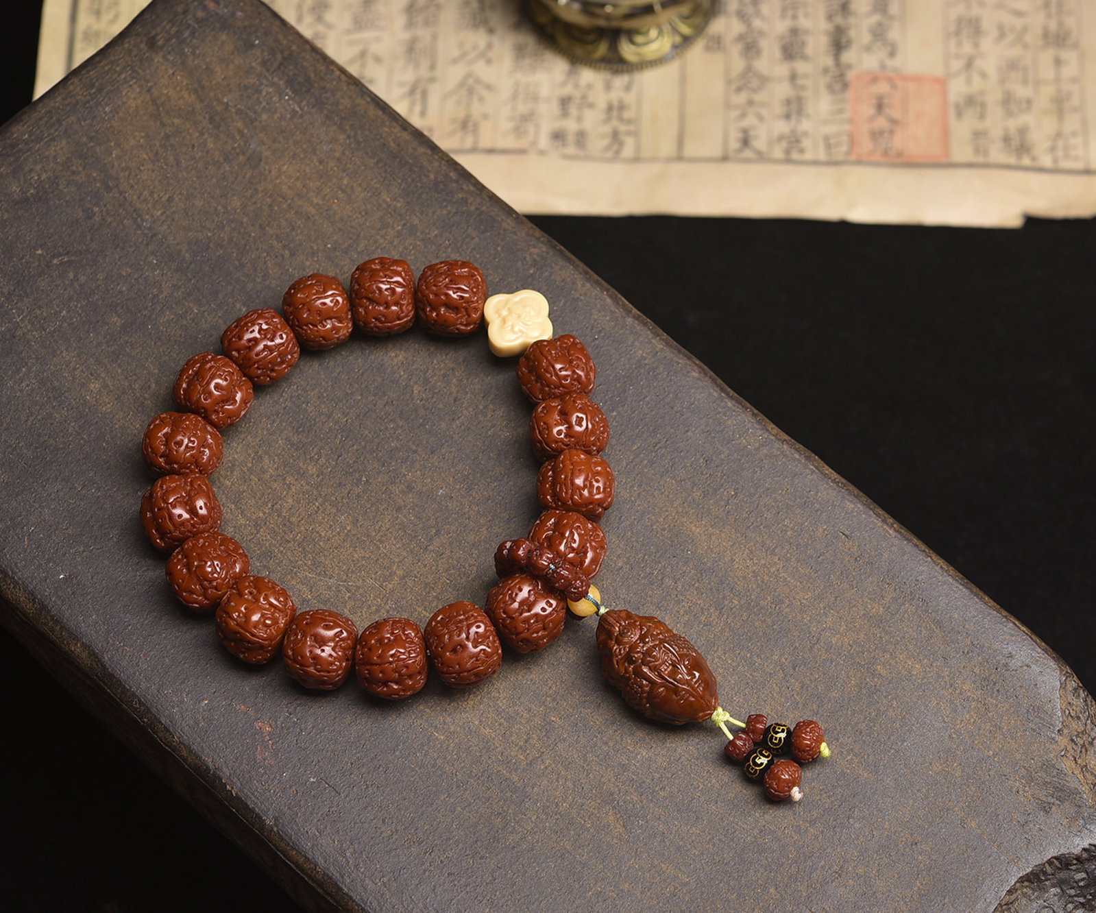 An Exquisite Bodhi Seeds Bracelets: An Exquisite Bodhi Seeds Bracelets,Size:15mm,Weight:42.68g 菩提手串