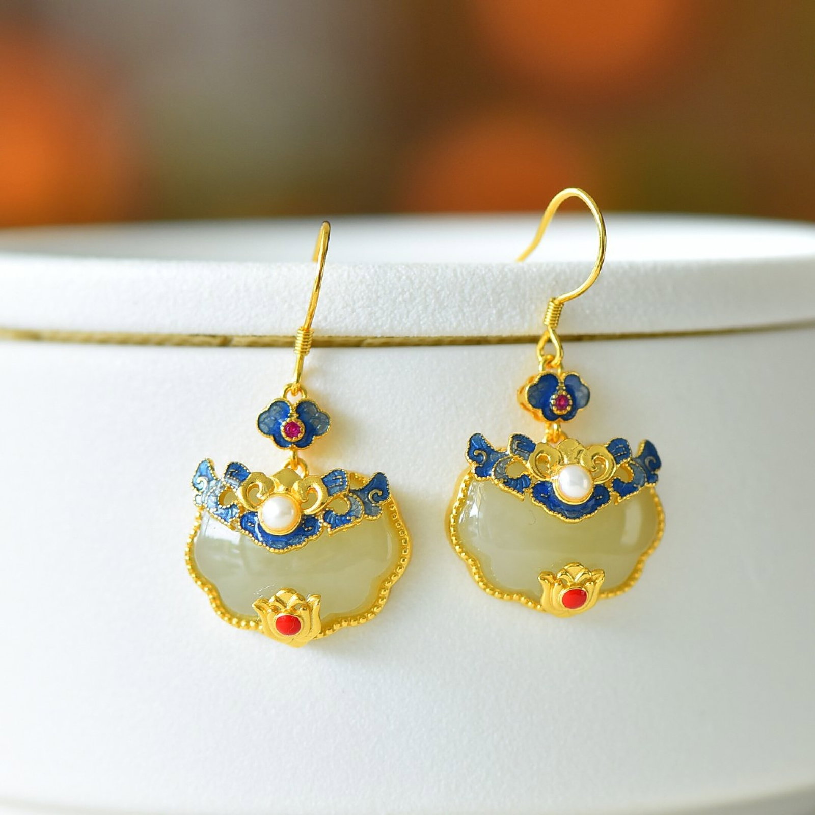 A Pair of Exquisite Sterling Silver-Gold Plated Inlaid White Jade Earrings,Inlaid Pearl: A Pair of Exquisite Sterling Silver-Gold Plated Inlaid White Jade Earrings,Inlaid Pearl 一对纯银镀金镶白玉耳环,嵌珍珠