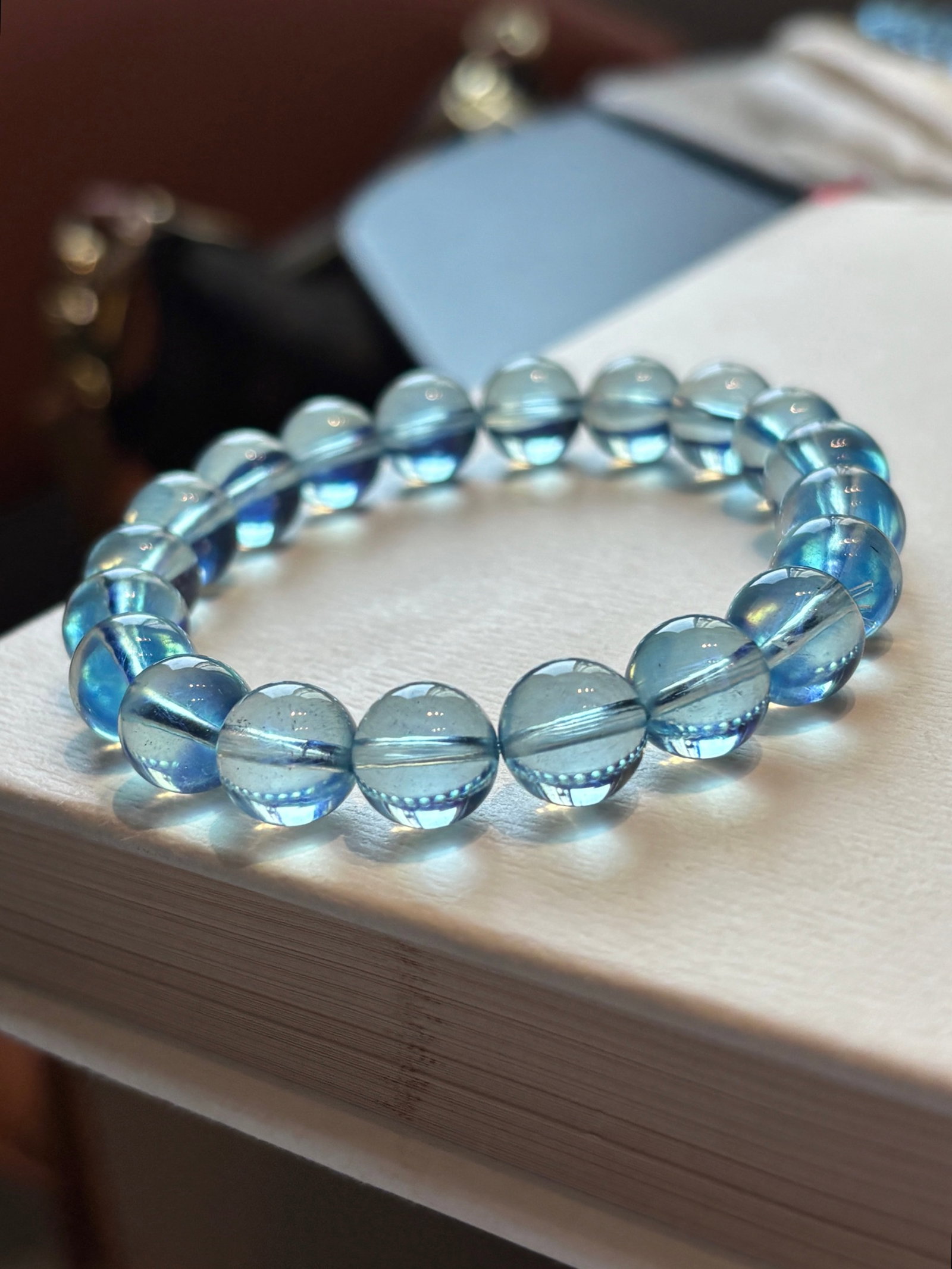 An Exquisite Aquamarine Bracelets: An Exquisite Aquamarine Bracelets,Size:10mm,Weight:28.8g 海蓝宝手串