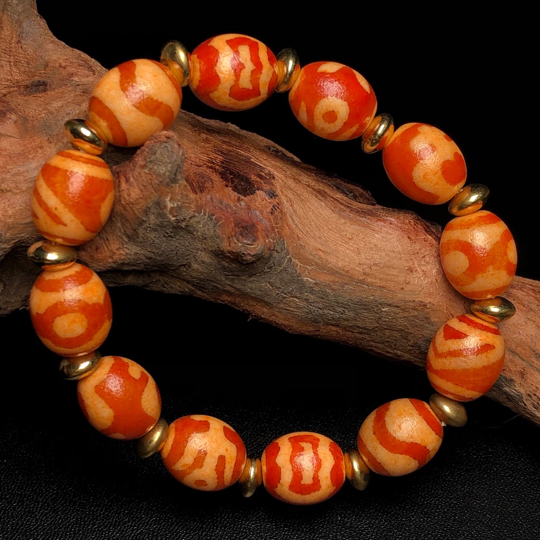 An Exquisite Dzi Bead Bracelets - 4