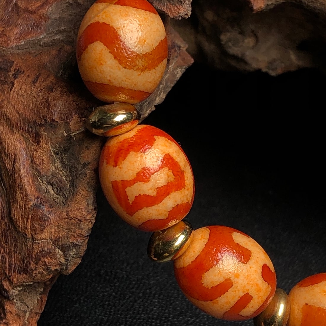 An Exquisite Dzi Bead Bracelets - 8