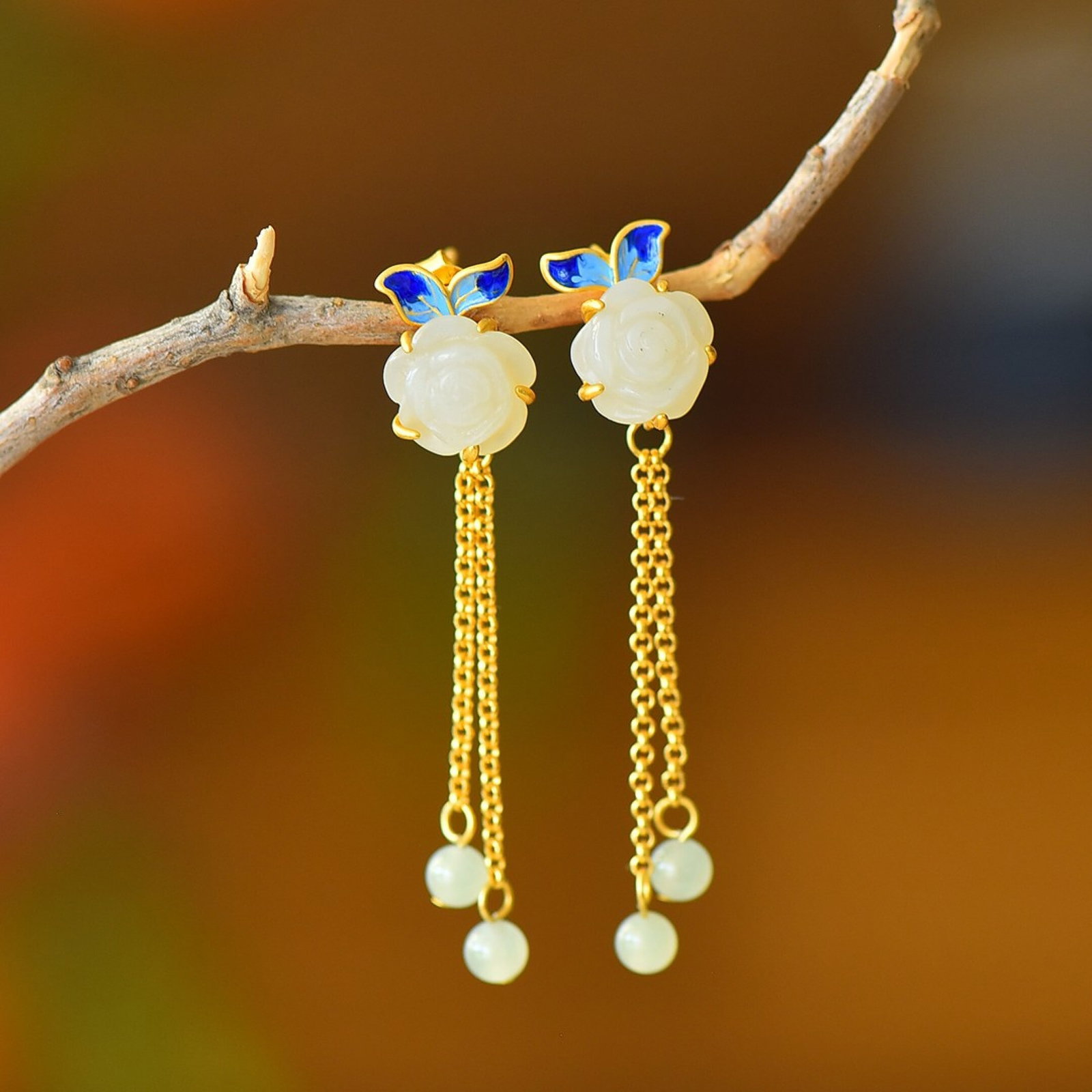 A Pair of Exquisite Sterling Silver-Gold Plated Inlaid White Jade Earrings: A Pair of Exquisite Sterling Silver-Gold Plated Inlaid White Jade Earrings,Size:10mmx10mm 一对纯银镀金镶白玉耳环