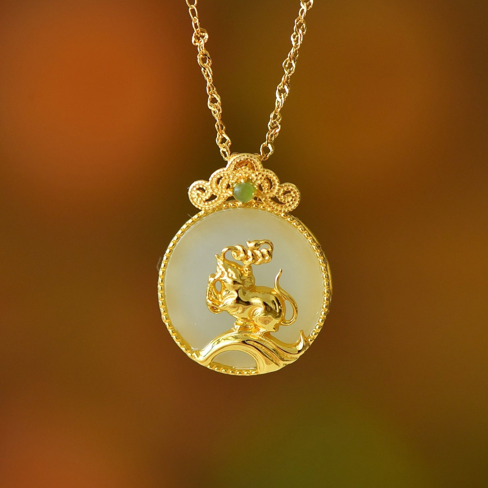 An Exquisite Sterling Silver-Gold Plated Inlaid White Jade Pendant: An Exquisite Sterling Silver-Gold Plated Inlaid White Jade Pendant,Size:16mmx16mm 纯银镀金镶白玉吊坠