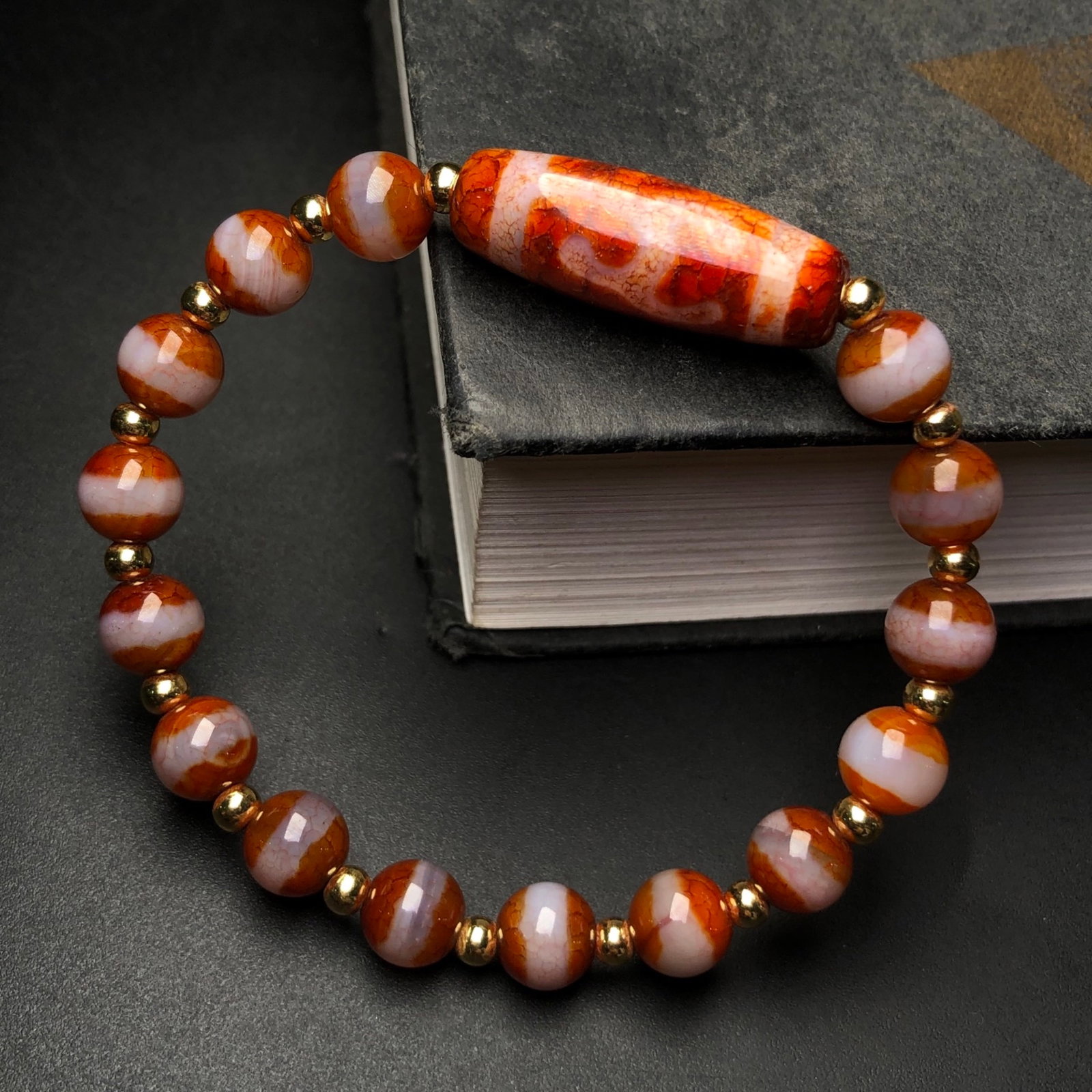 An Exquisite Agate Bracelets - 2