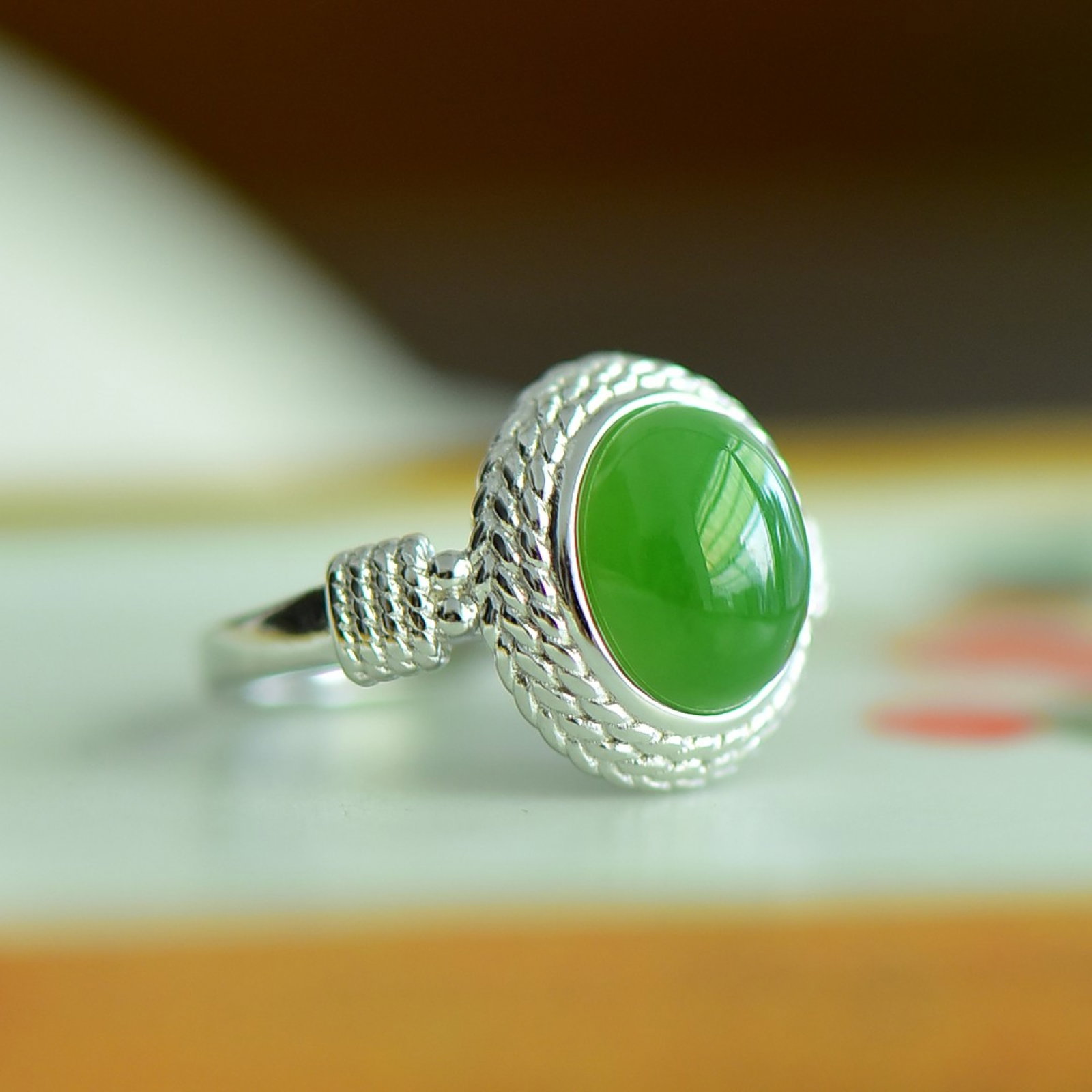 An Exquisite Sterling Silver Inlaid White Jade Pendant: An Exquisite Sterling Silver Inlaid White Jade Pendant,Size:8mmx10mm 纯银镶白玉吊坠