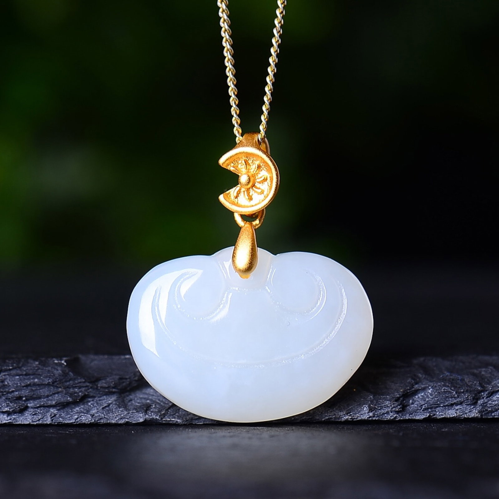An Exquisite Sterling Silver-Gold Plated Inlaid White Jade Pendant: An Exquisite Sterling Silver-Gold Plated Inlaid White Jade Pendant 纯银镀金镶白玉吊坠