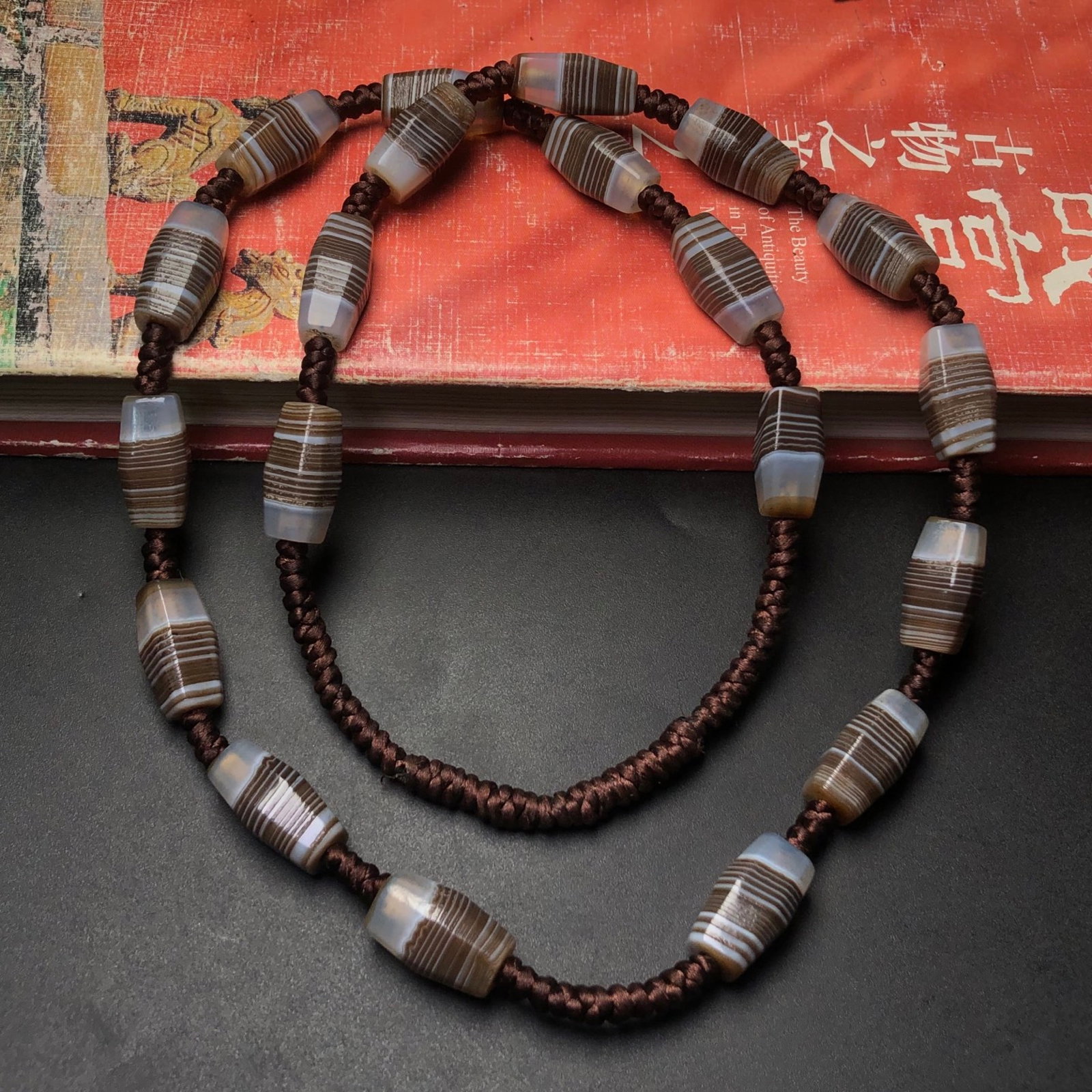 An Exquisite Agate Necklace: An Exquisite Agate Necklace,Size:19mmx10mm 玛瑙项链