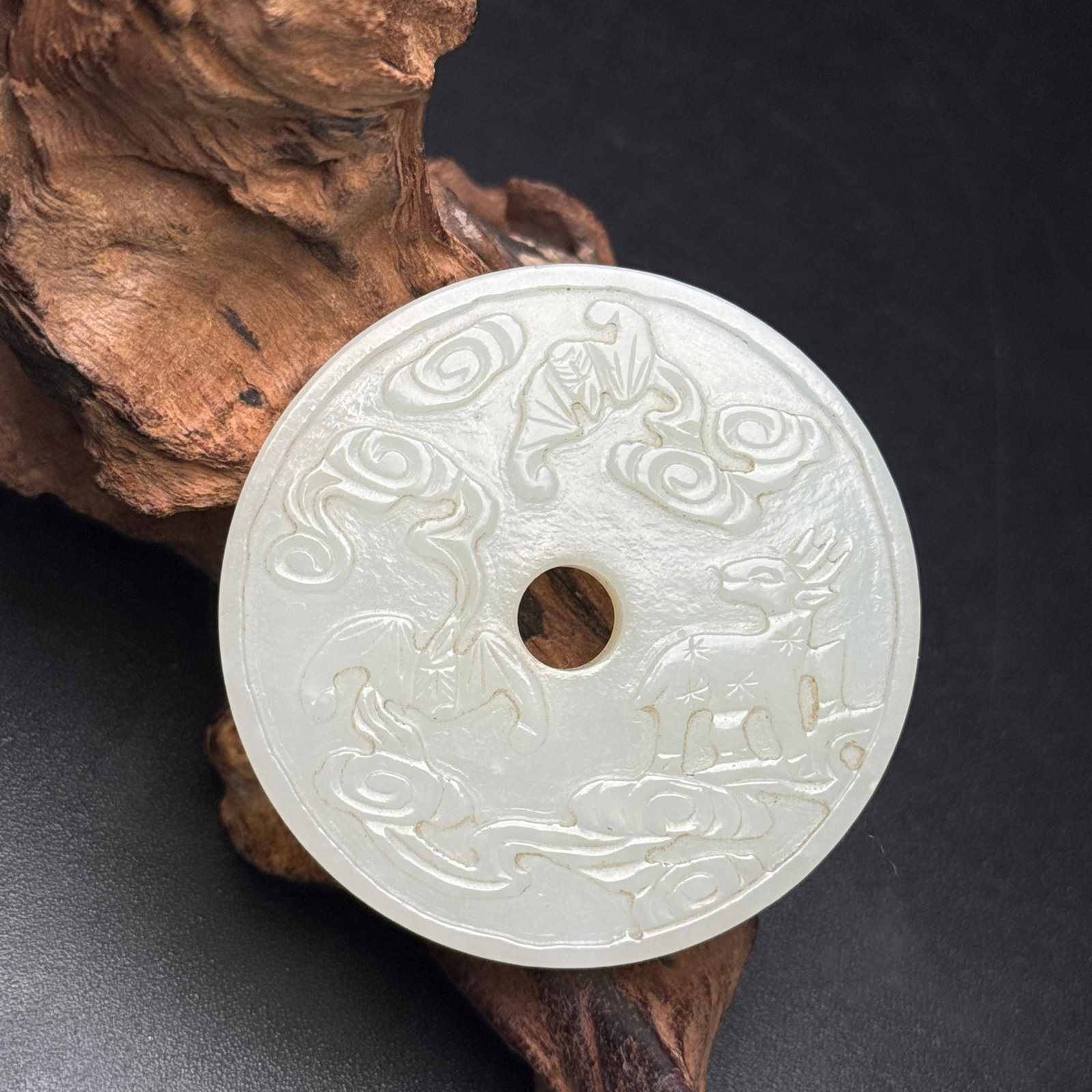 An Exquisite White Jade Auspicious Cloud,Bats and Deer Pattern Pendant: An Exquisite White Jade Auspicious Cloud,Bats and Deer Pattern Pendant,Qing Dynasty,China,Size:55mmx5.5mm,Weight:35g 白玉祥云蝙蝠鹿纹挂件,&#