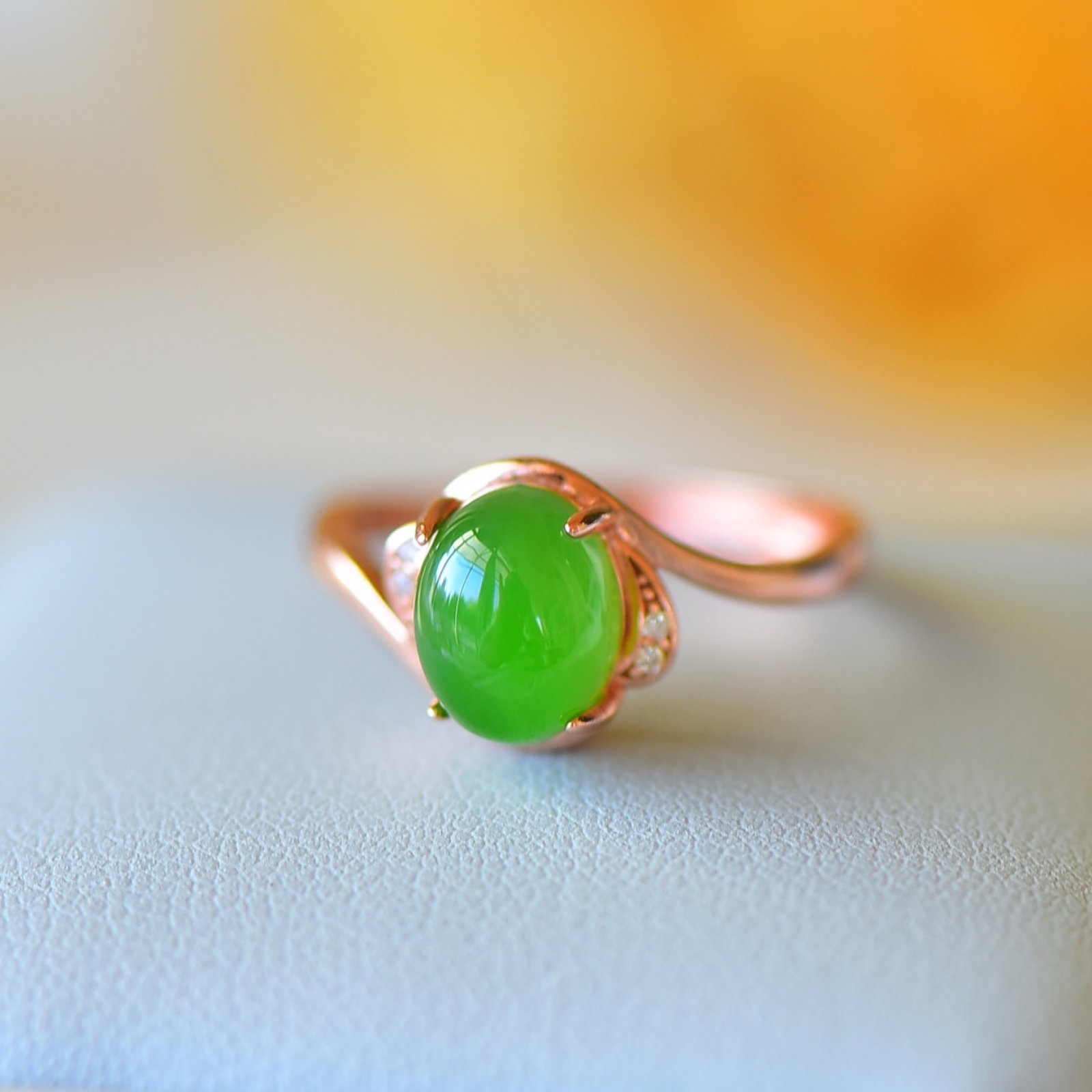 An Exquisite Sterling Silver-Gold Plated Inlaid Jasper Ring,Inlaid Diamond: An Exquisite Sterling Silver-Gold Plated Inlaid Jasper Ring,Inlaid Diamond,Size:7mmx9mm 纯银镀金镶碧玉戒指,嵌钻石