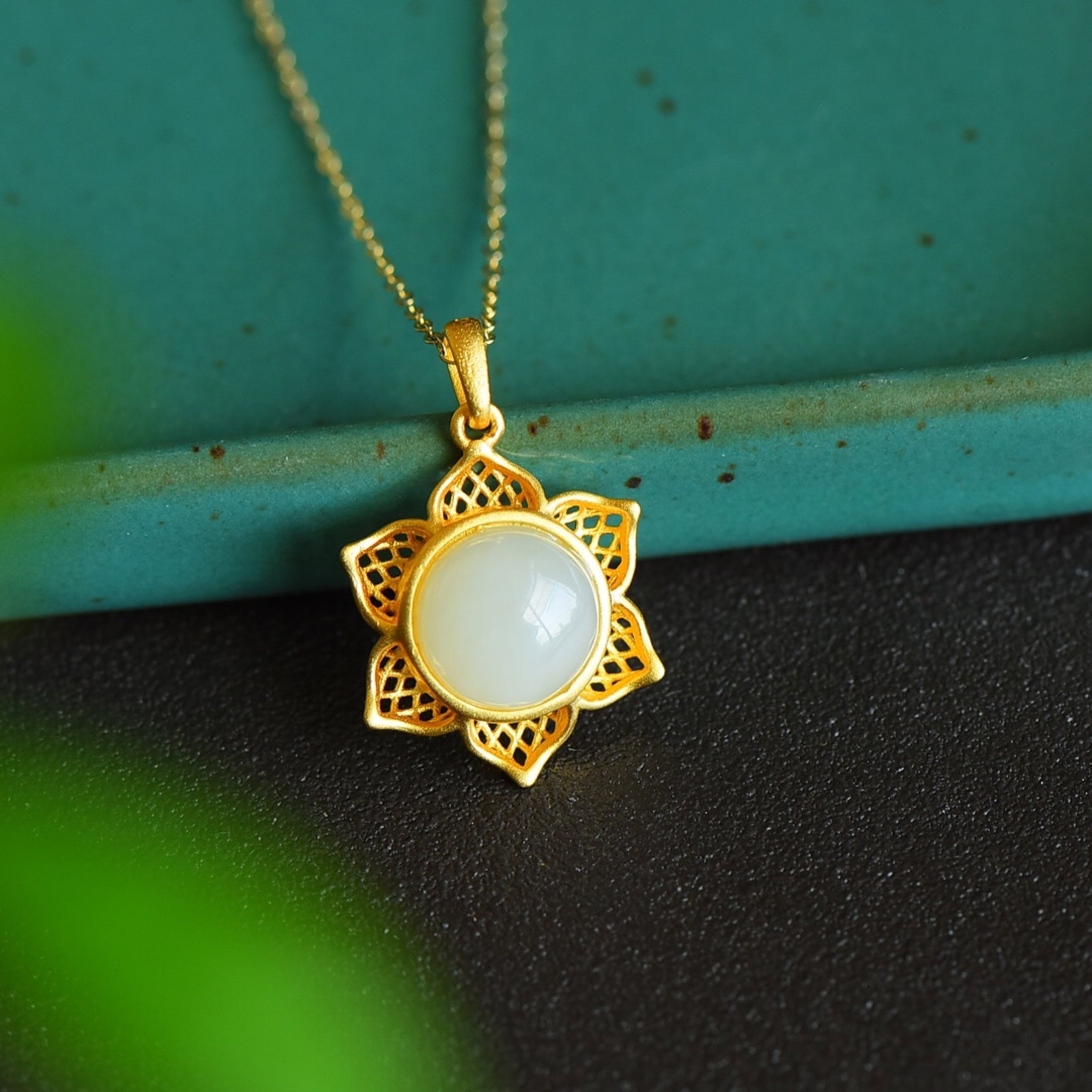 An Exquisite Sterling Silver-Gold Plated Inlaid White Jade Pendant: An Exquisite Sterling Silver-Gold Plated Inlaid White Jade Pendant 纯银镀金镶白玉吊坠
