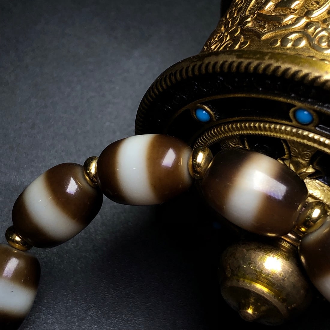 An Exquisite Agate Bracelets - 8