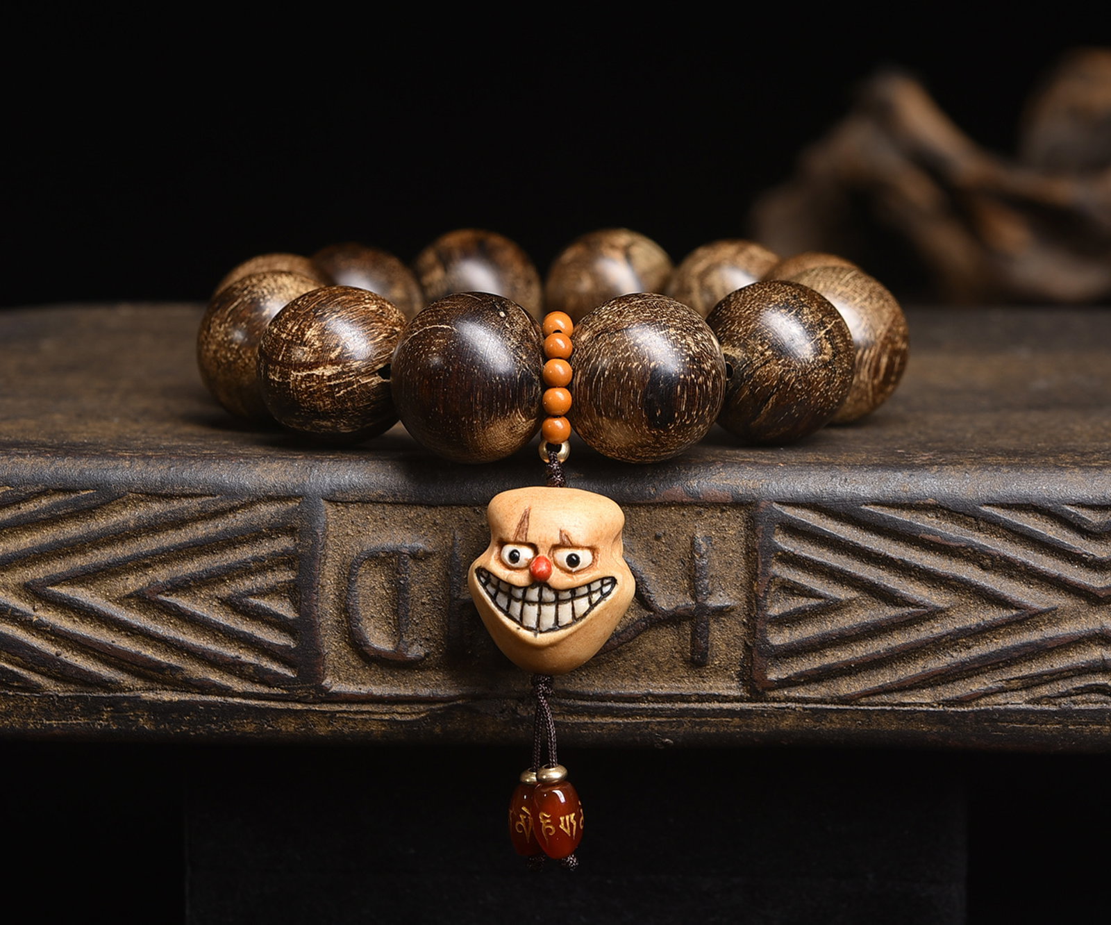 An Exquisite Eaglewood Bracelets - 3