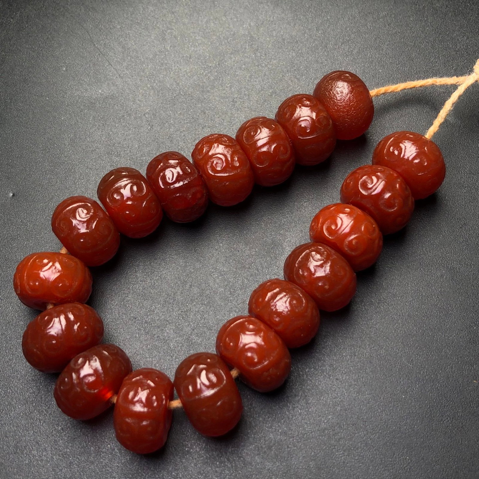 An Exquisite Agate Bracelets - 6