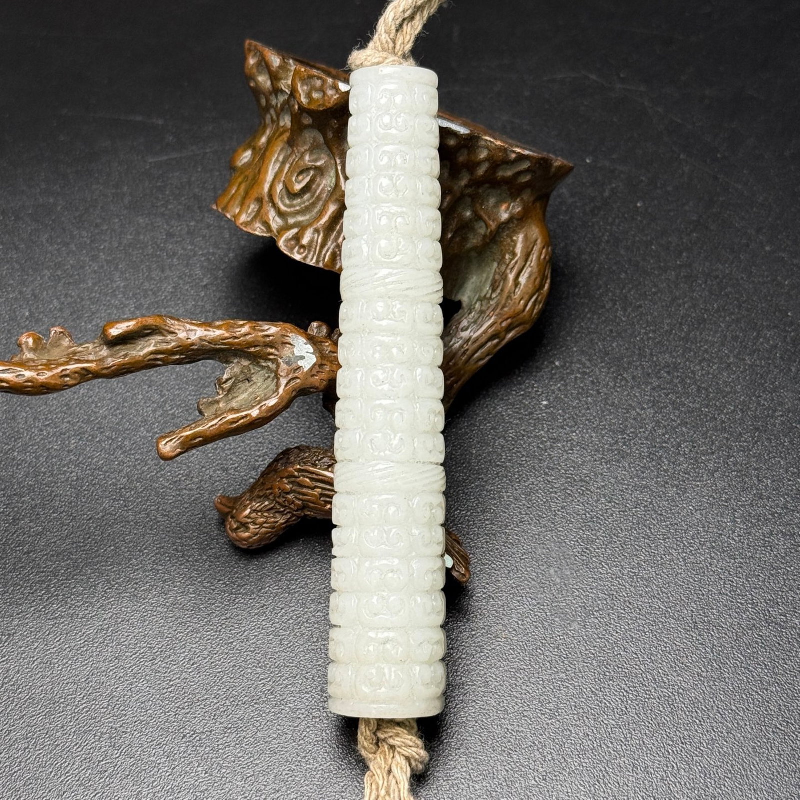 An Exquisite White Jade Ruyi Pattern Pendant: An Exquisite White Jade Ruyi Pattern Pendant,Qing Dynasty,China,Size:80mmx15mmx14mm,Weight:28g 白玉如意纹挂件,中国清代